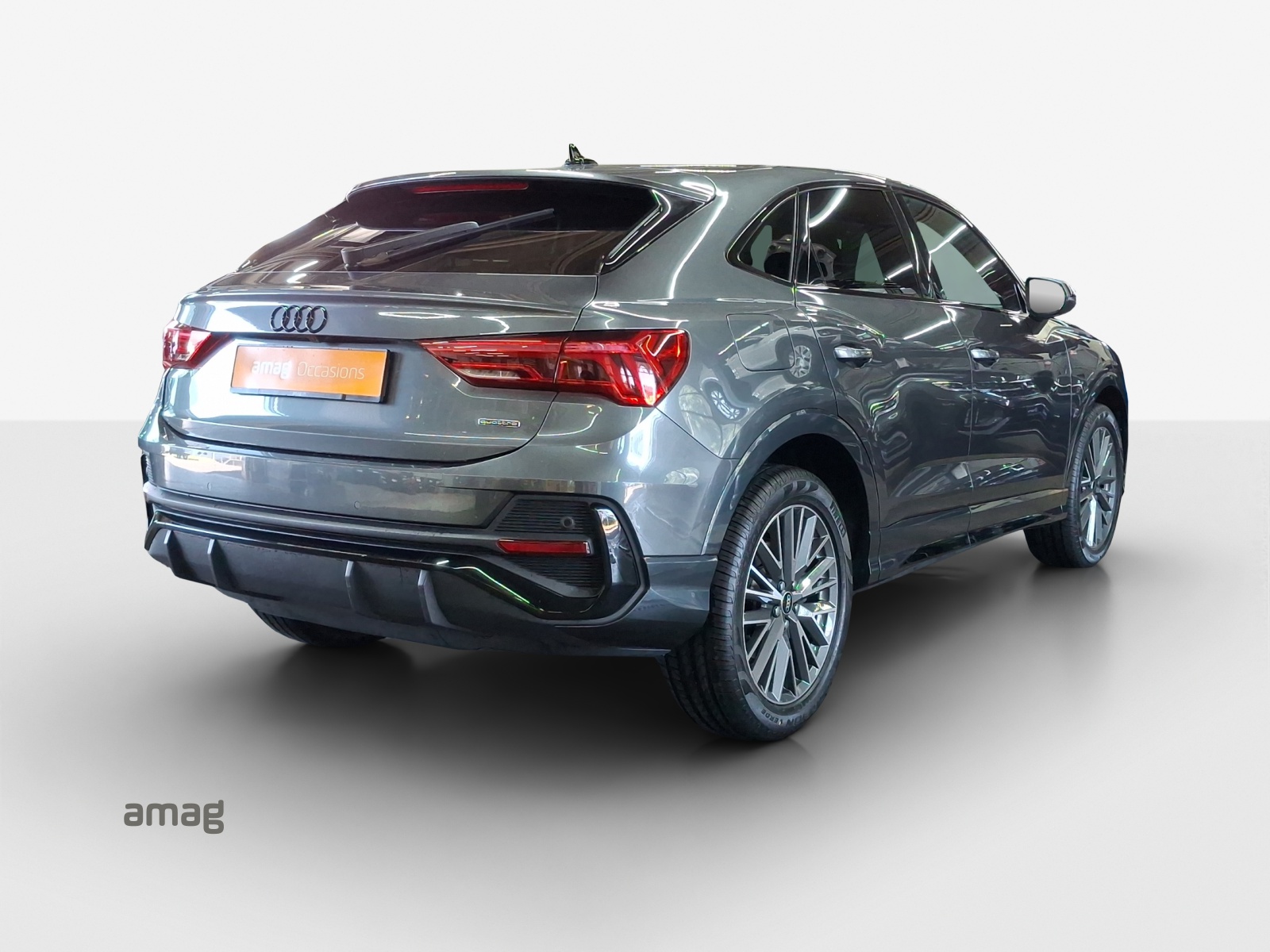 AUDI Q3 Sportback 40 TFSI S line quattro S-tronic-image-4