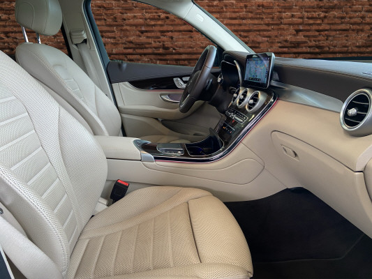 MERCEDES-BENZ GLC 300 4Matic-image-12