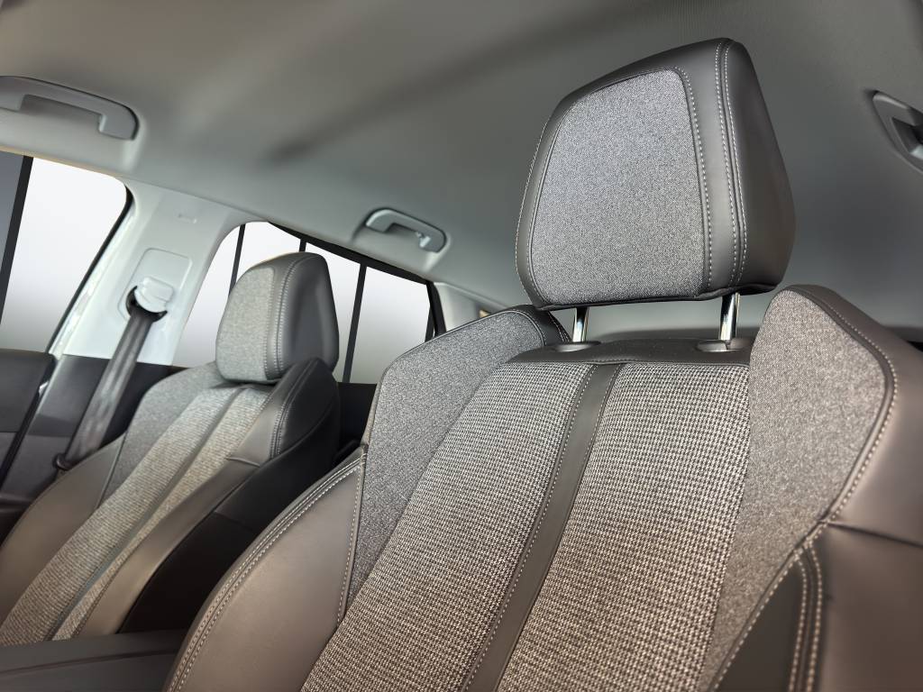 PEUGEOT 3008 1.2 PureTech Allure EAT-image-9