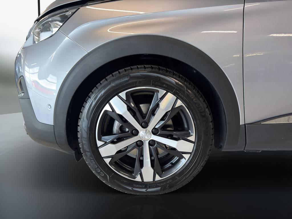 PEUGEOT 3008 1.2 PureTech Allure EAT-image-15