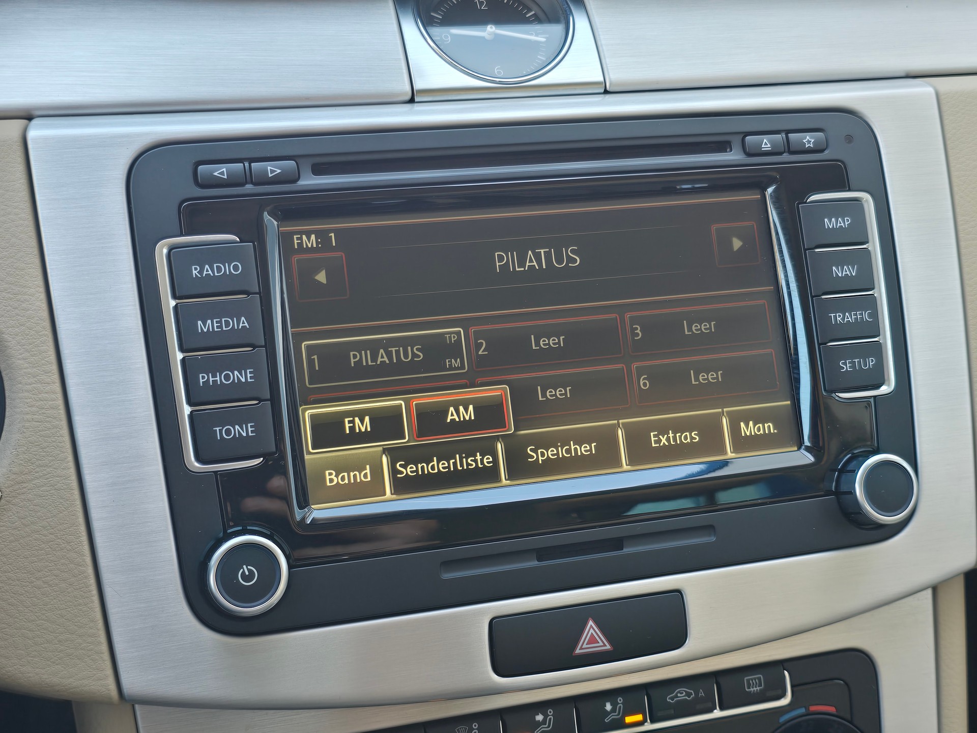 VW Passat Variant 2.0 TDI BMT Highline DSG-image-24