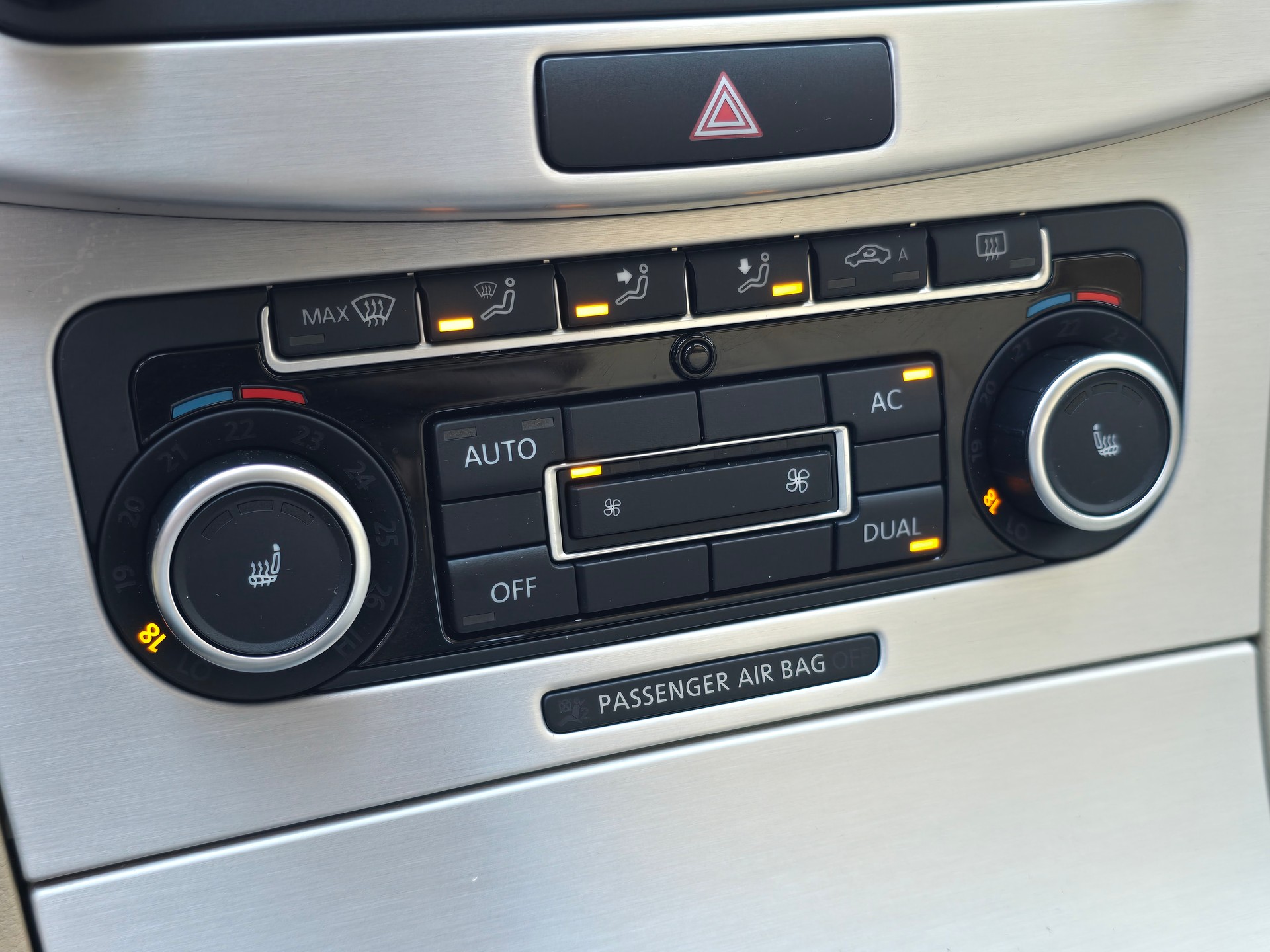 VW Passat Variant 2.0 TDI BMT Highline DSG-image-27