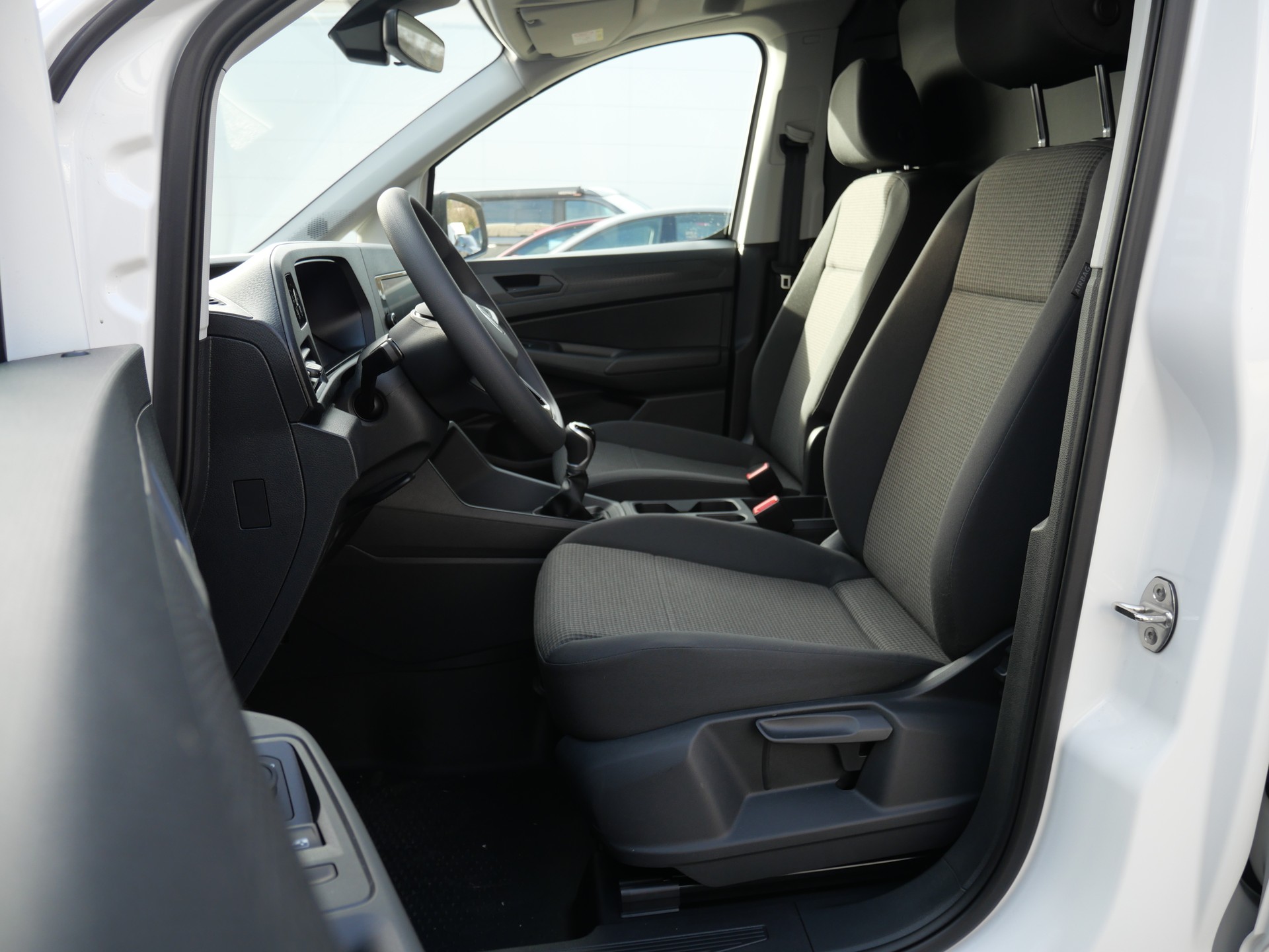 VW Caddy Cargo 2.0TDI 4Motion-image-12