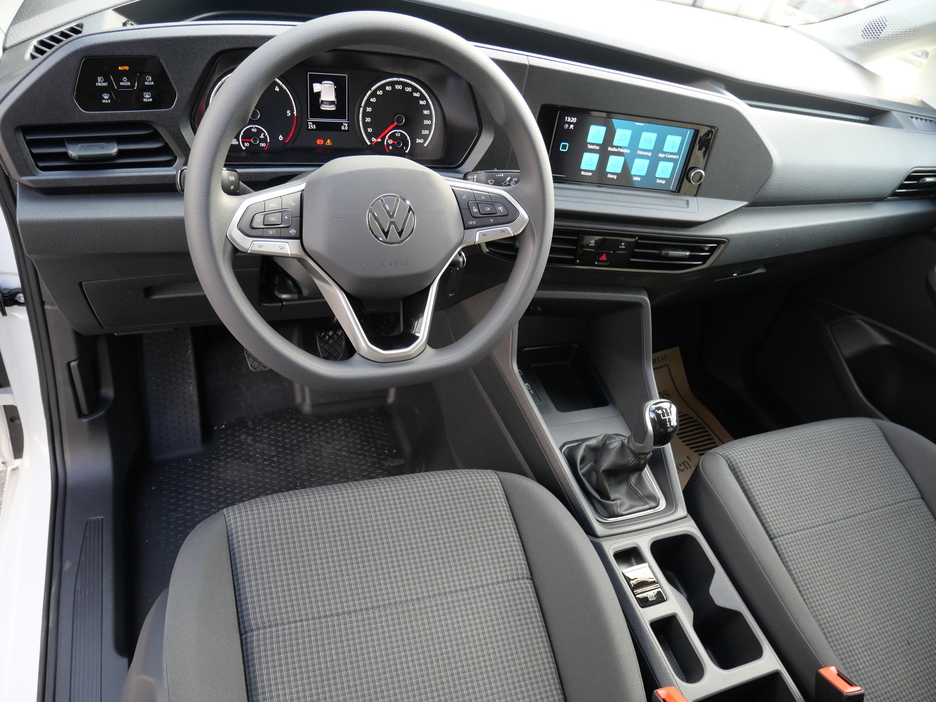 VW Caddy Cargo 2.0TDI 4Motion-image-13