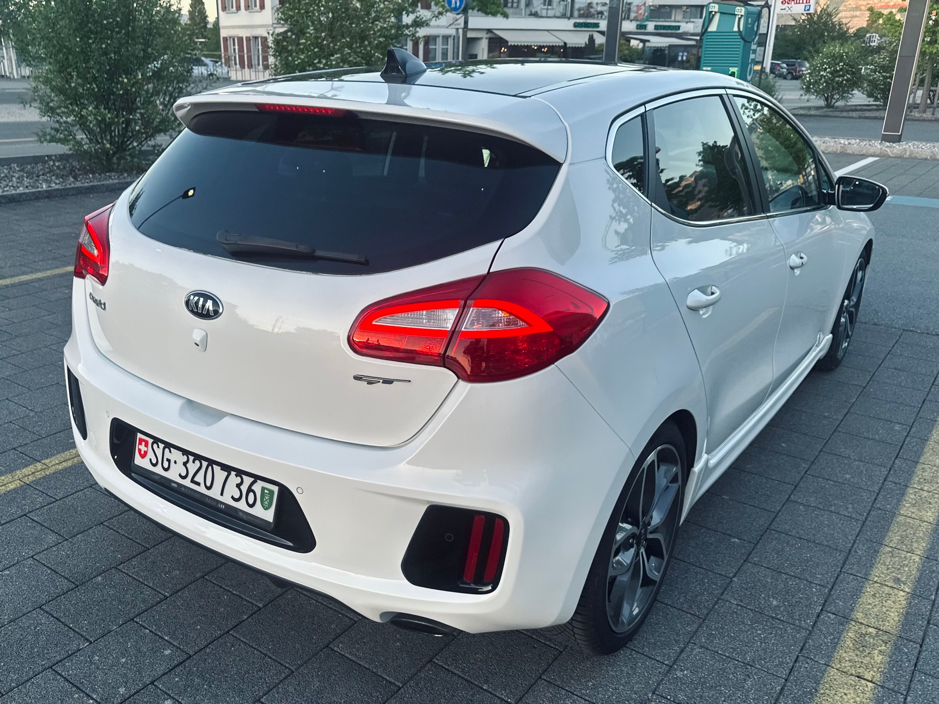 KIA 1.6 GDi Turbo GT-image-2