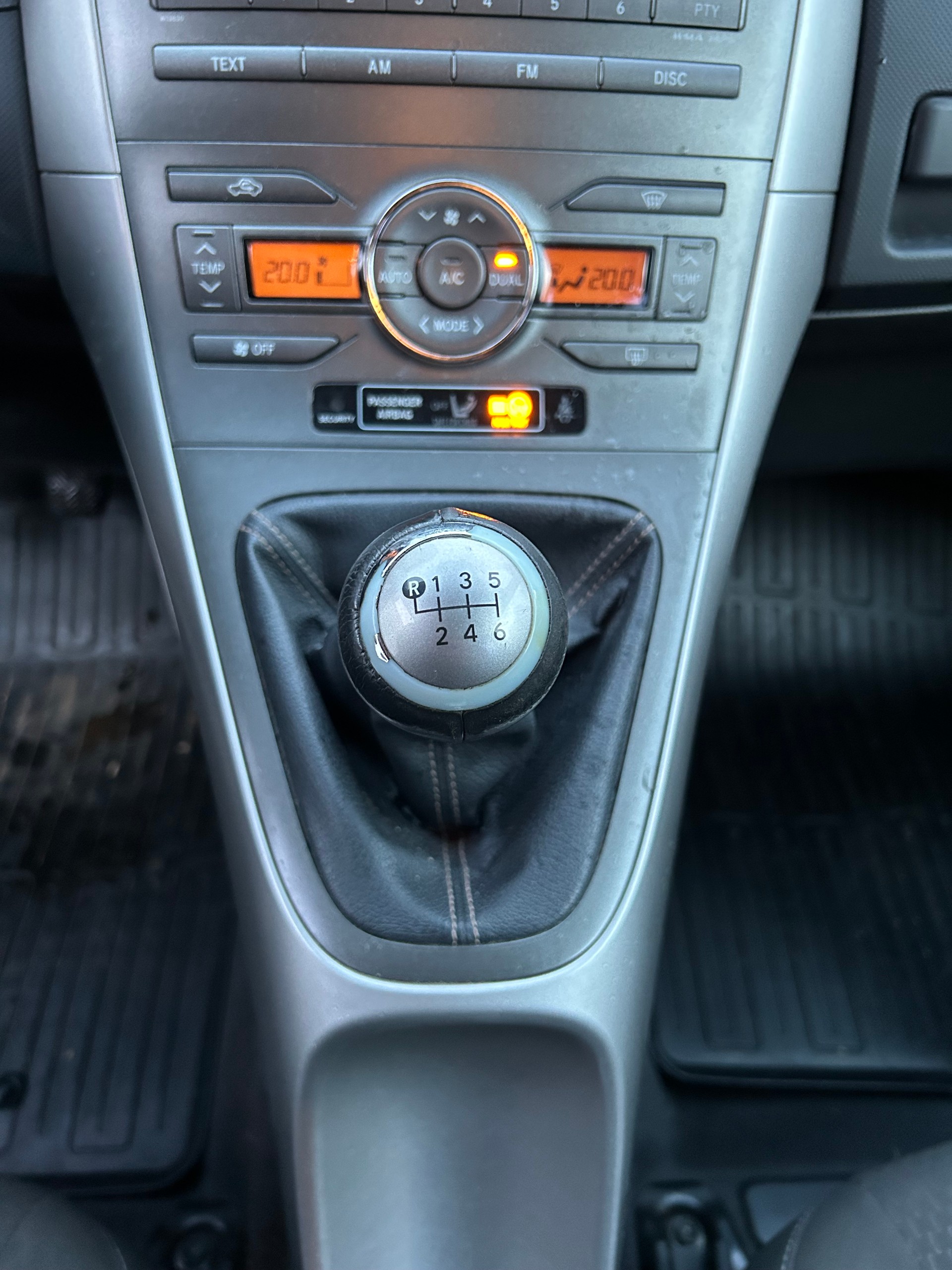 TOYOTA Auris 2.2 D-4D CleanPower Linea Sol Premium-image-9