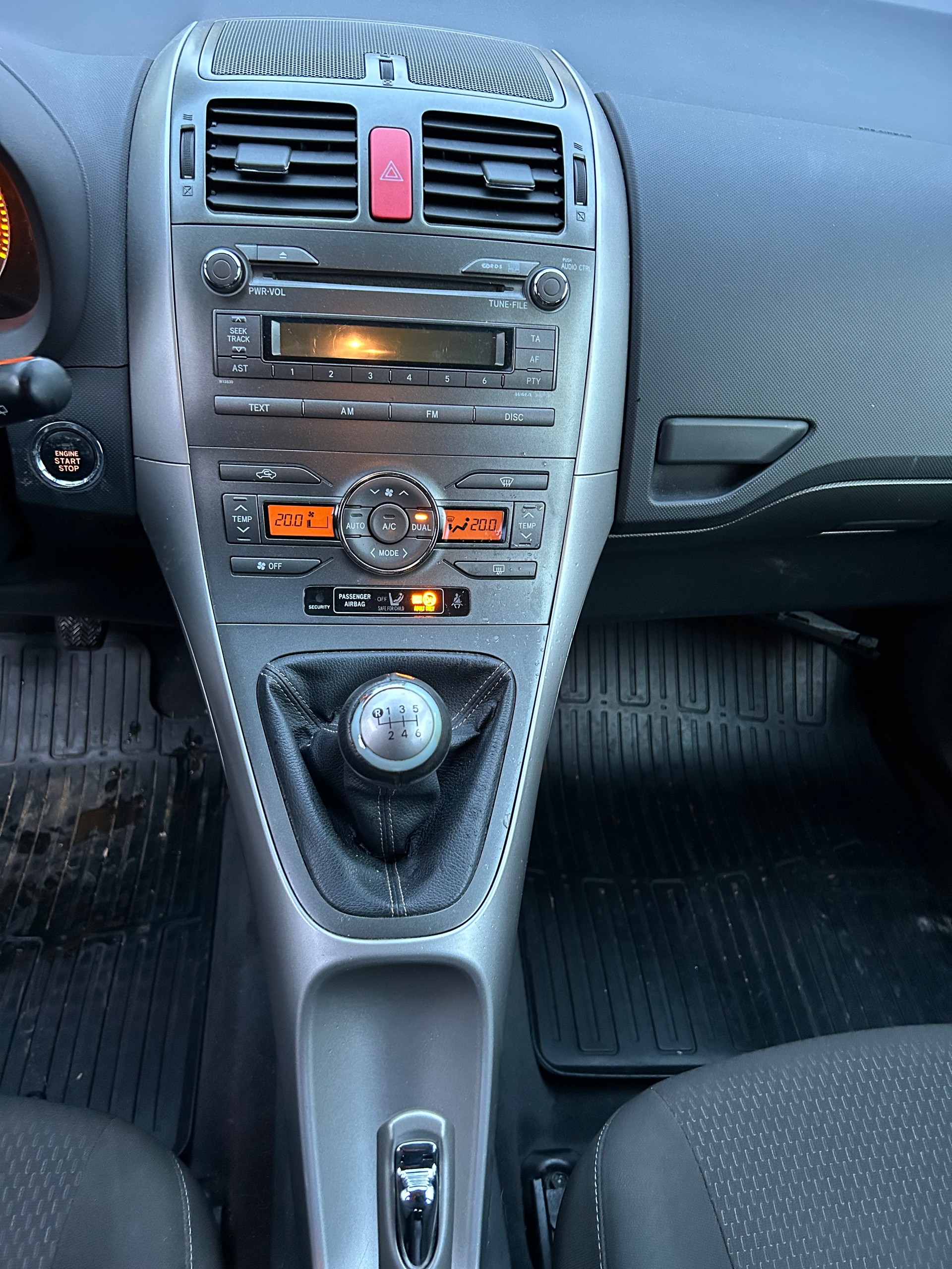 TOYOTA Auris 2.2 D-4D CleanPower Linea Sol Premium-image-8