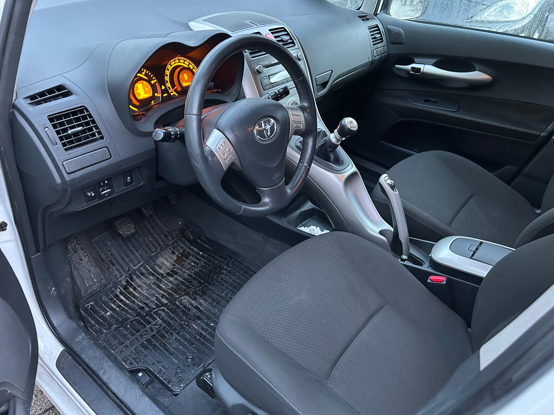 TOYOTA Auris 2.2 D-4D CleanPower Linea Sol Premium-image-11