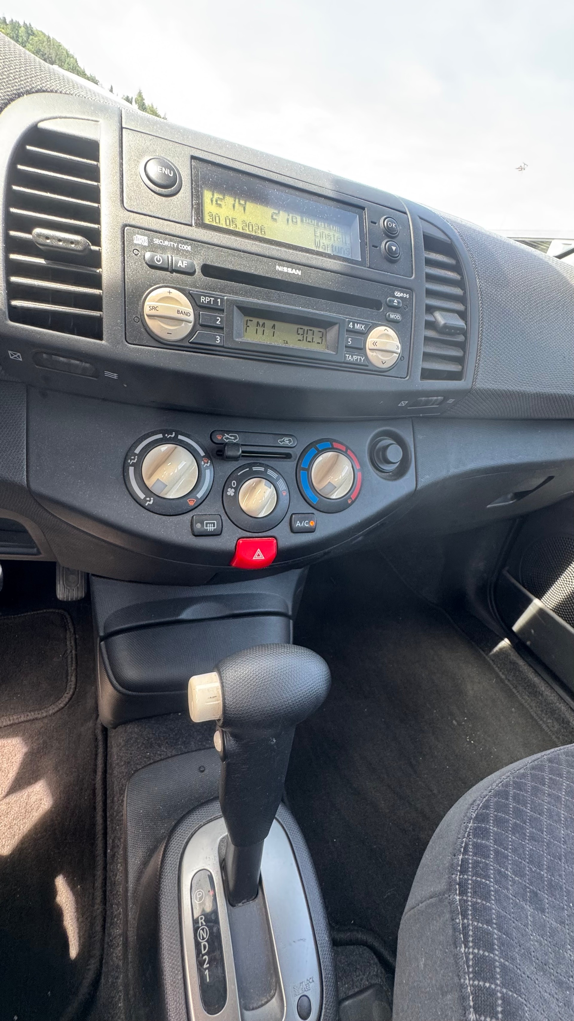 NISSAN Micra 1.4 AUTOMAT-image-9