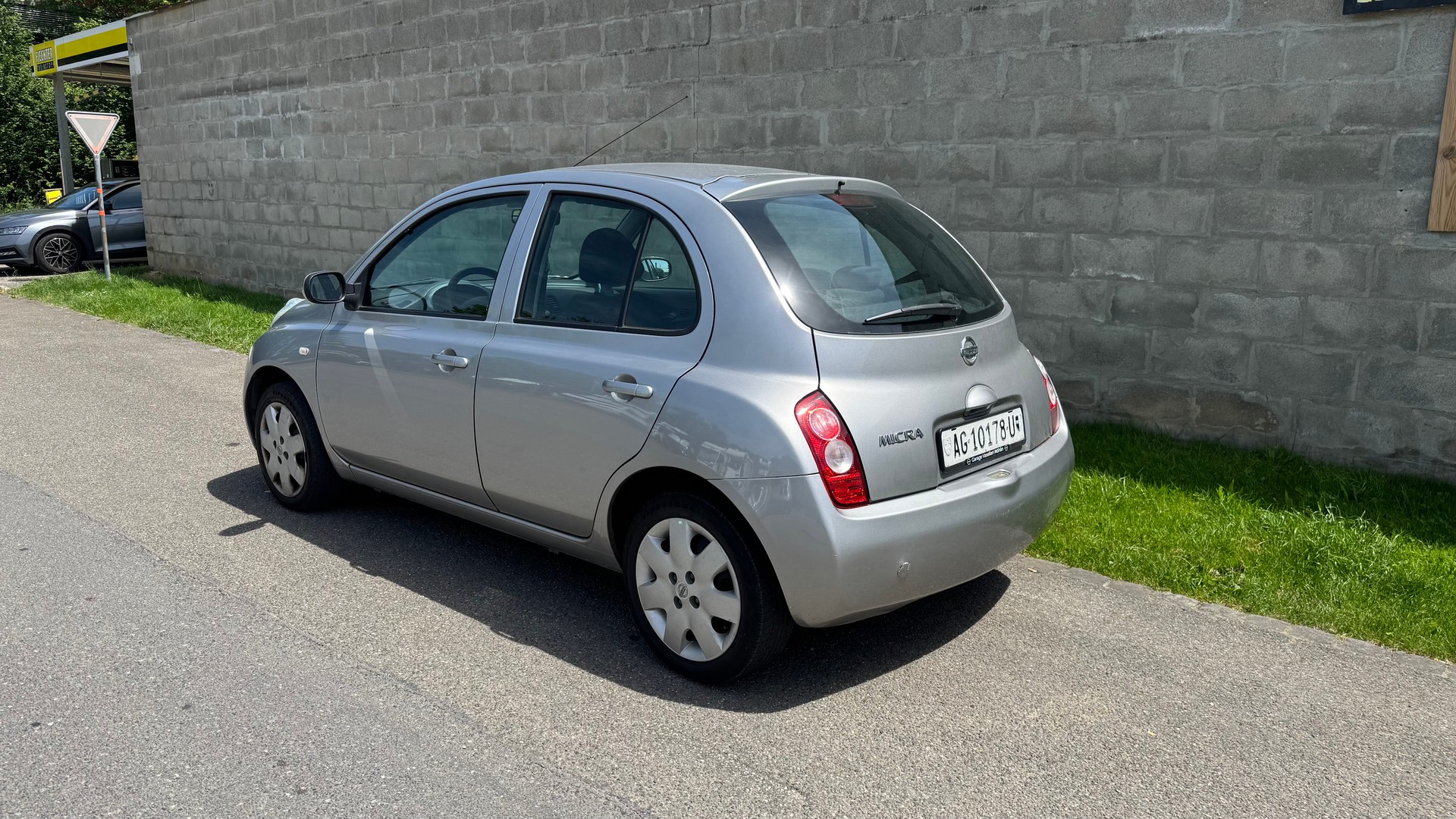 NISSAN Micra 1.4 AUTOMAT-image-2