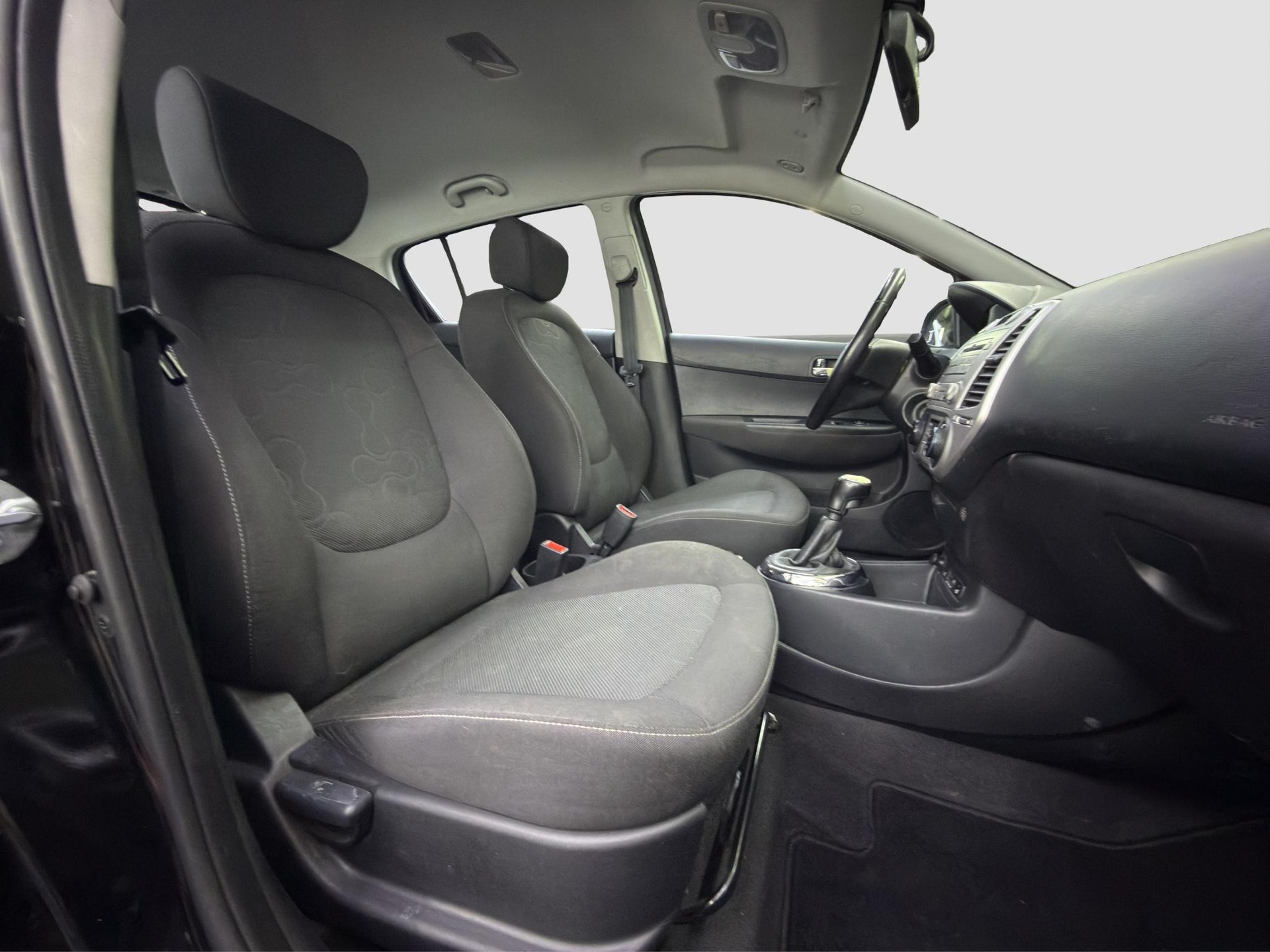 HYUNDAI i20 1.4 CRDi Style-image-18
