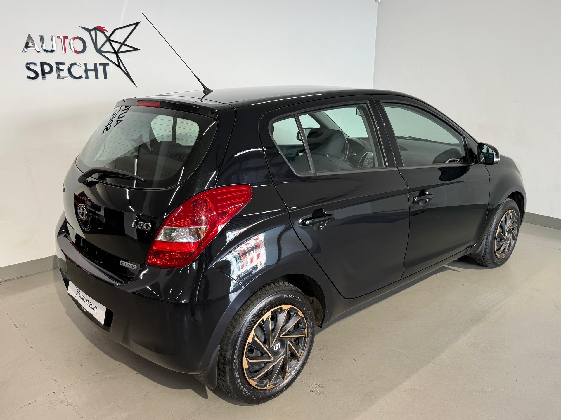 HYUNDAI i20 1.4 CRDi Style-showroom-element-3