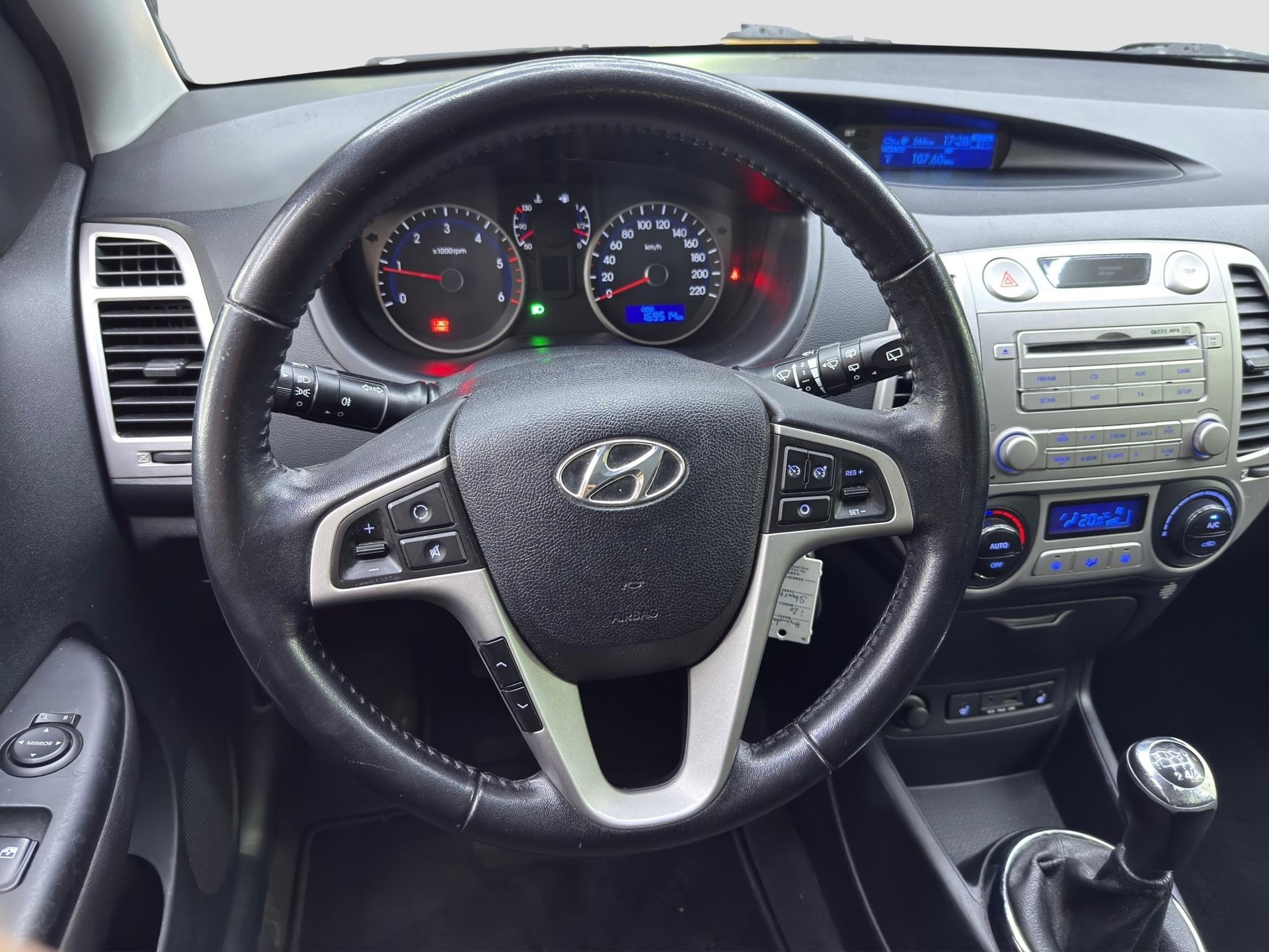 HYUNDAI i20 1.4 CRDi Style-image-11