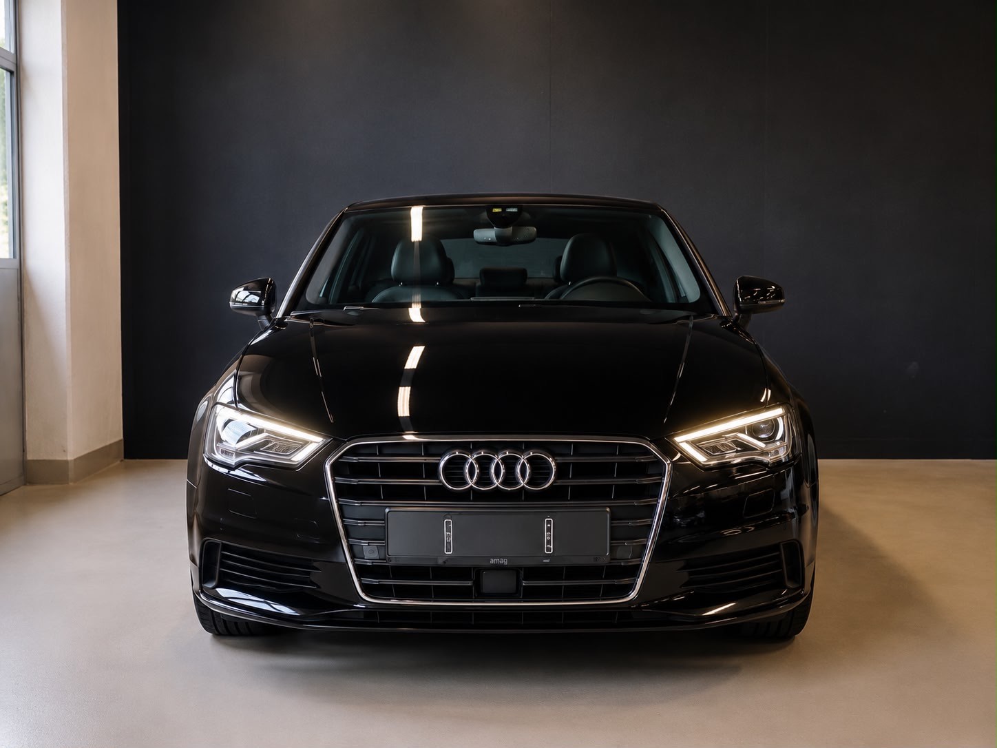 AUDI A3 Cabriolet 1.8 TFSI Ambiente S-tronic-image-2