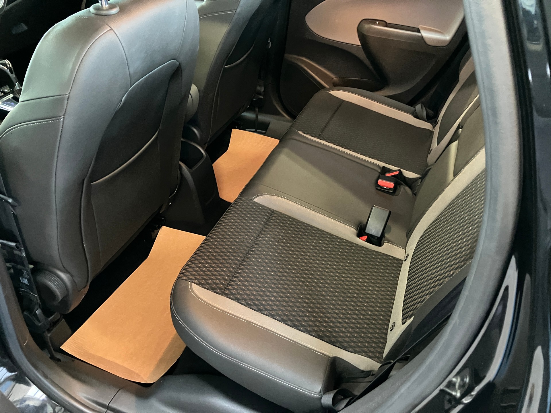 OPEL Crossland X 1.2i Enjoy Automatik-image-18