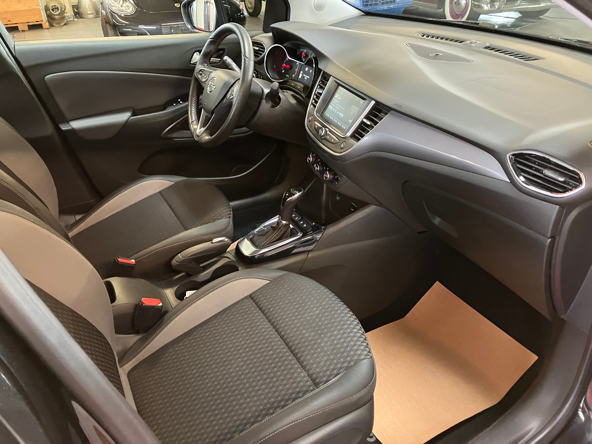 OPEL Crossland X 1.2i Enjoy Automatik-image-27