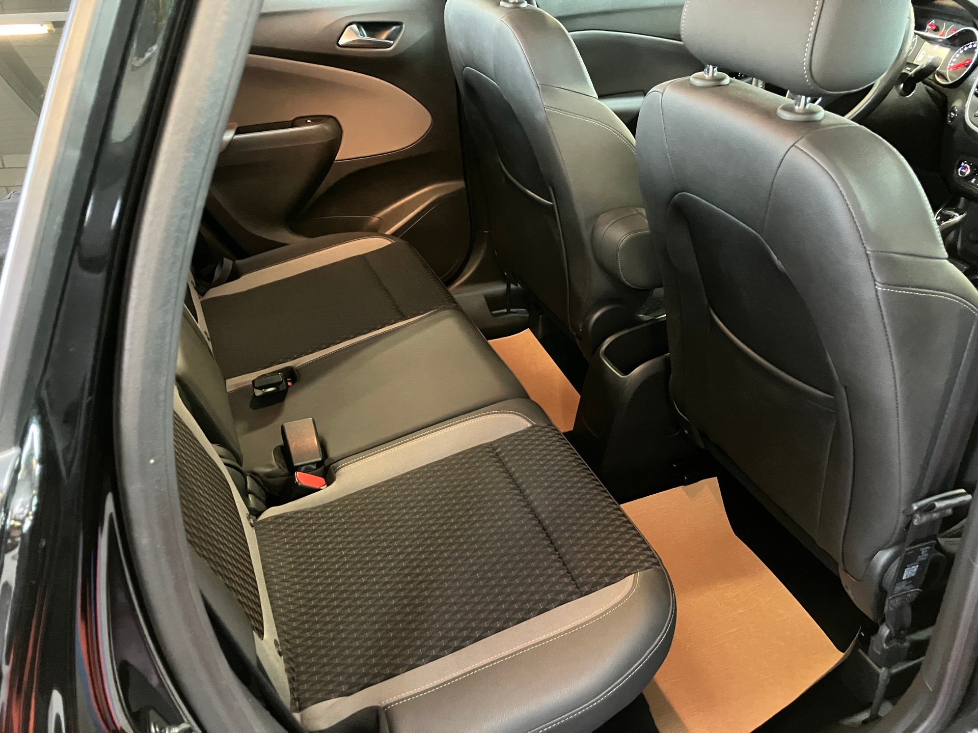 OPEL Crossland X 1.2i Enjoy Automatik-image-22