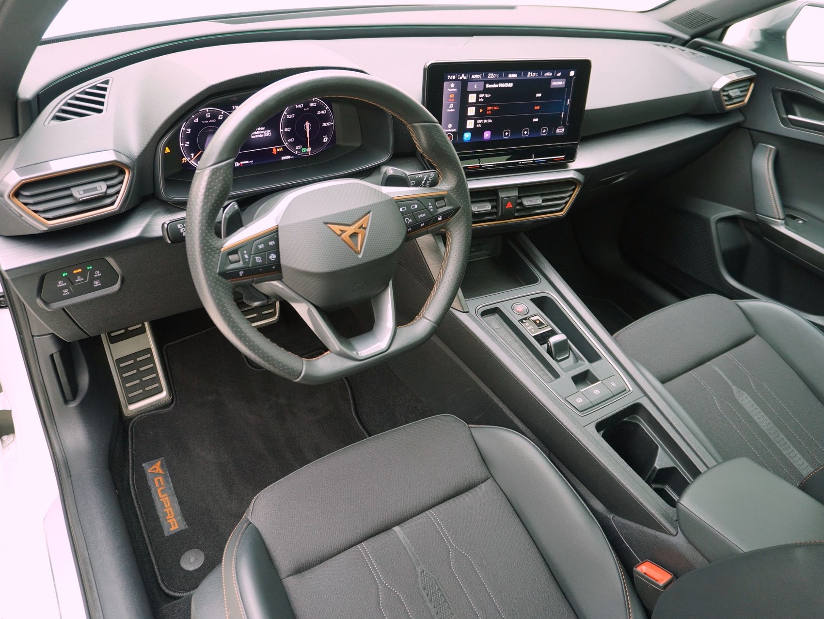 CUPRA Leon ST 2.0 TSI DSG-image-10