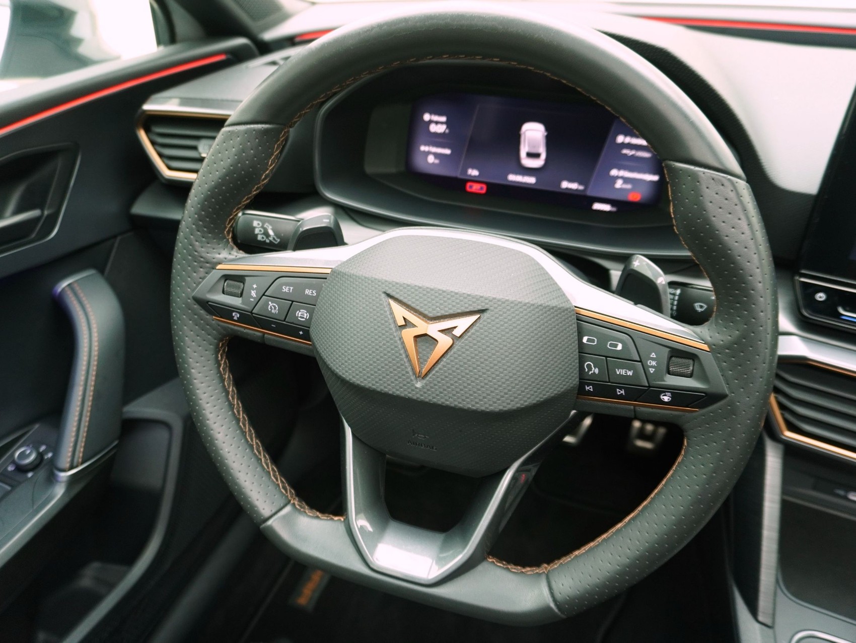 CUPRA Leon ST 2.0 TSI DSG-image-11