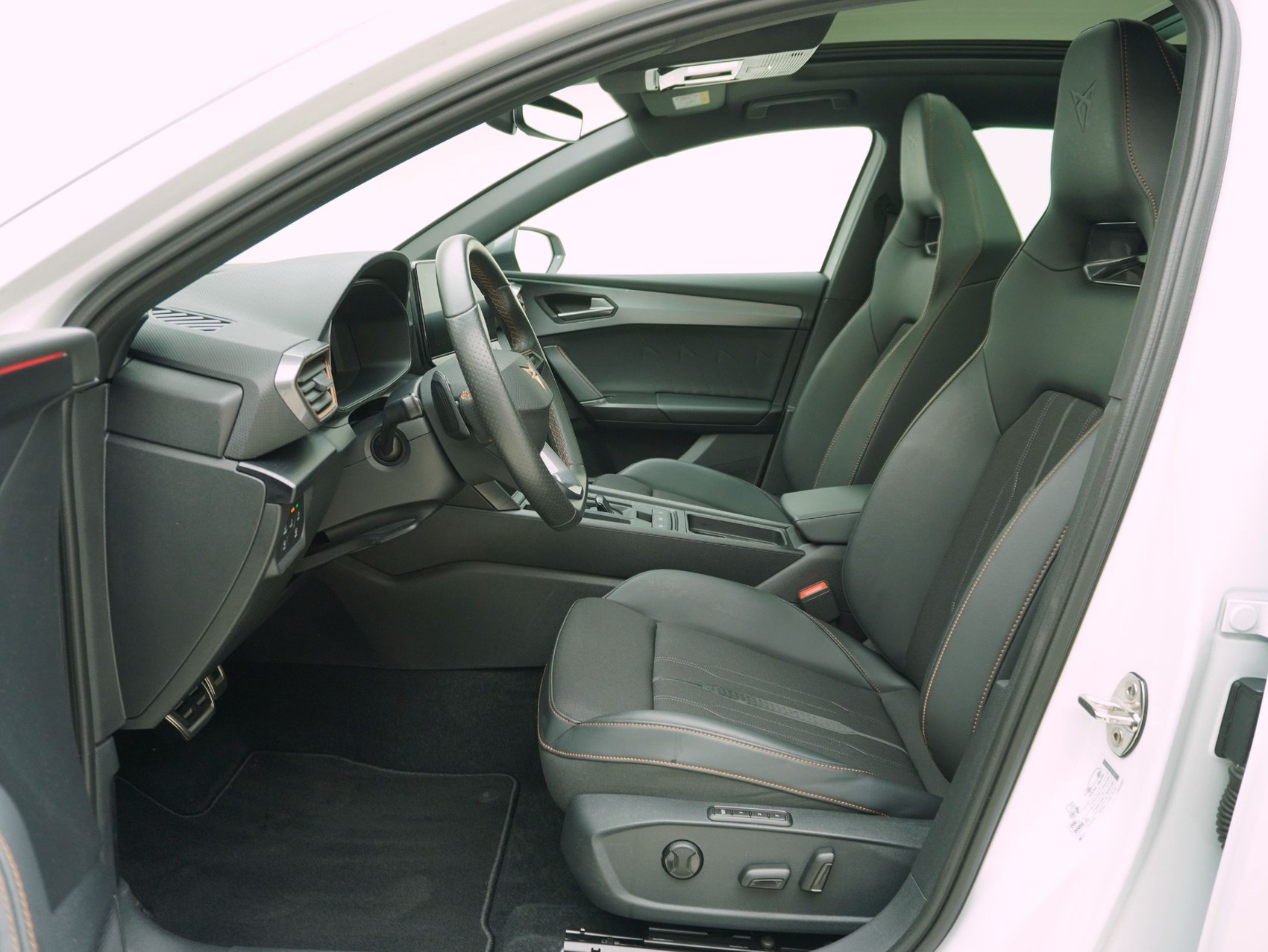 CUPRA Leon ST 2.0 TSI DSG-image-9