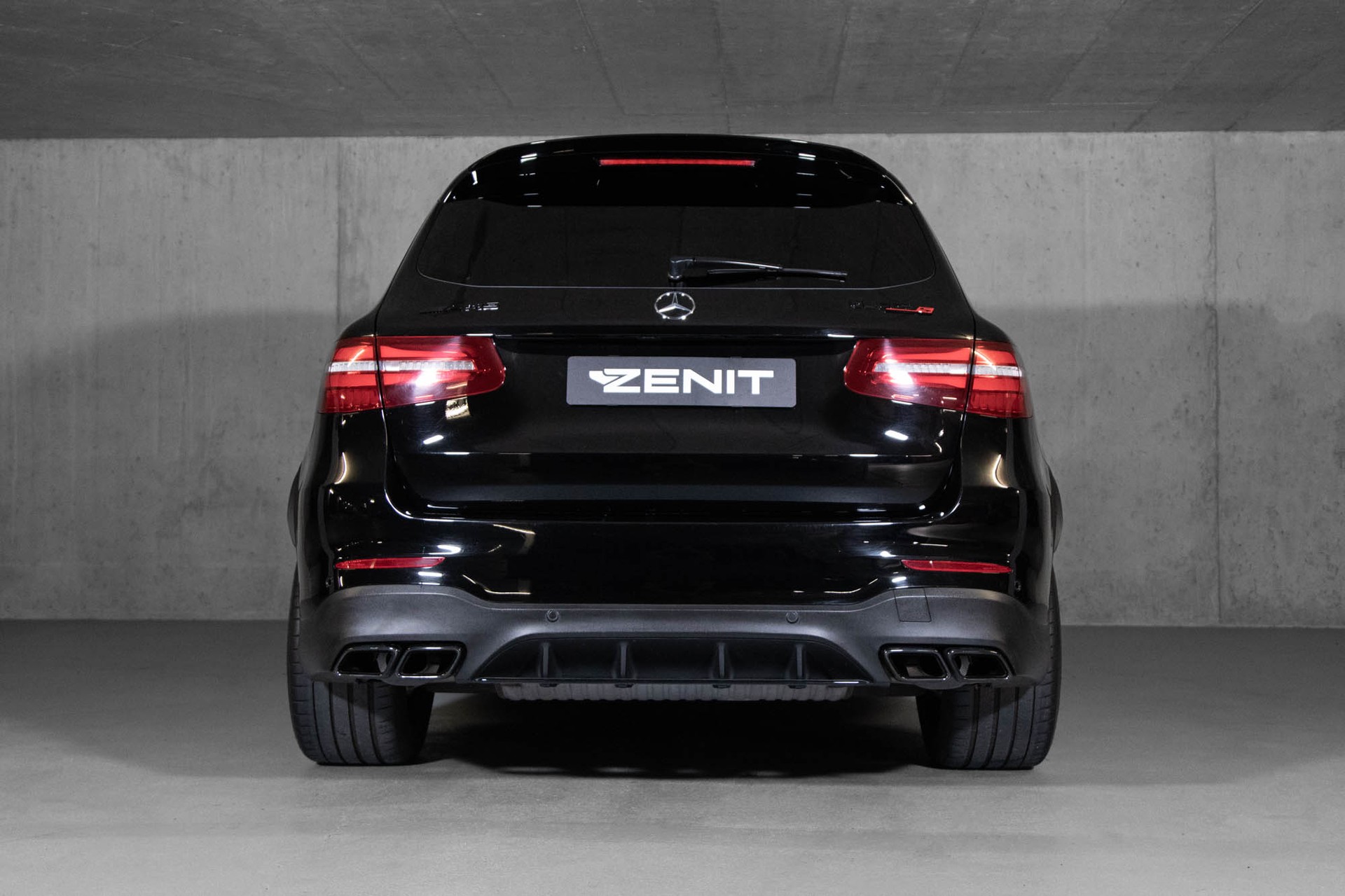 MERCEDES-BENZ GLC 63 S AMG 4Matic+ 9G-Tronic-showroom-element-2