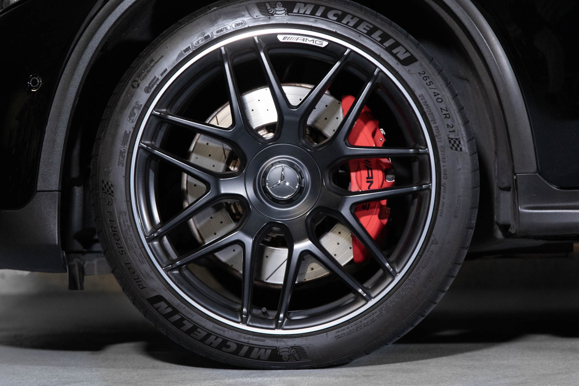 MERCEDES-BENZ GLC 63 S AMG 4Matic+ 9G-Tronic-image-7