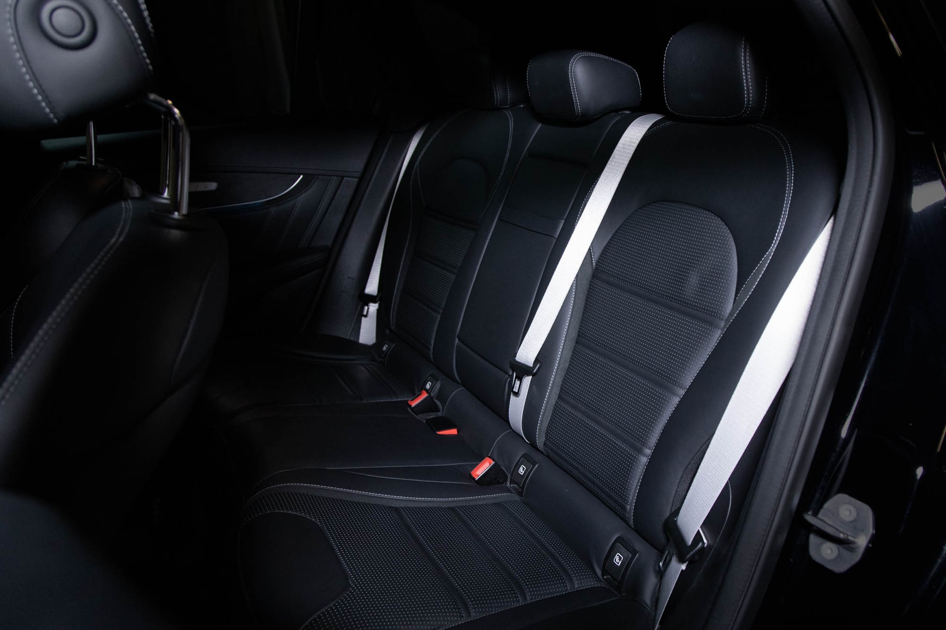 MERCEDES-BENZ GLC 63 S AMG 4Matic+ 9G-Tronic-image-22