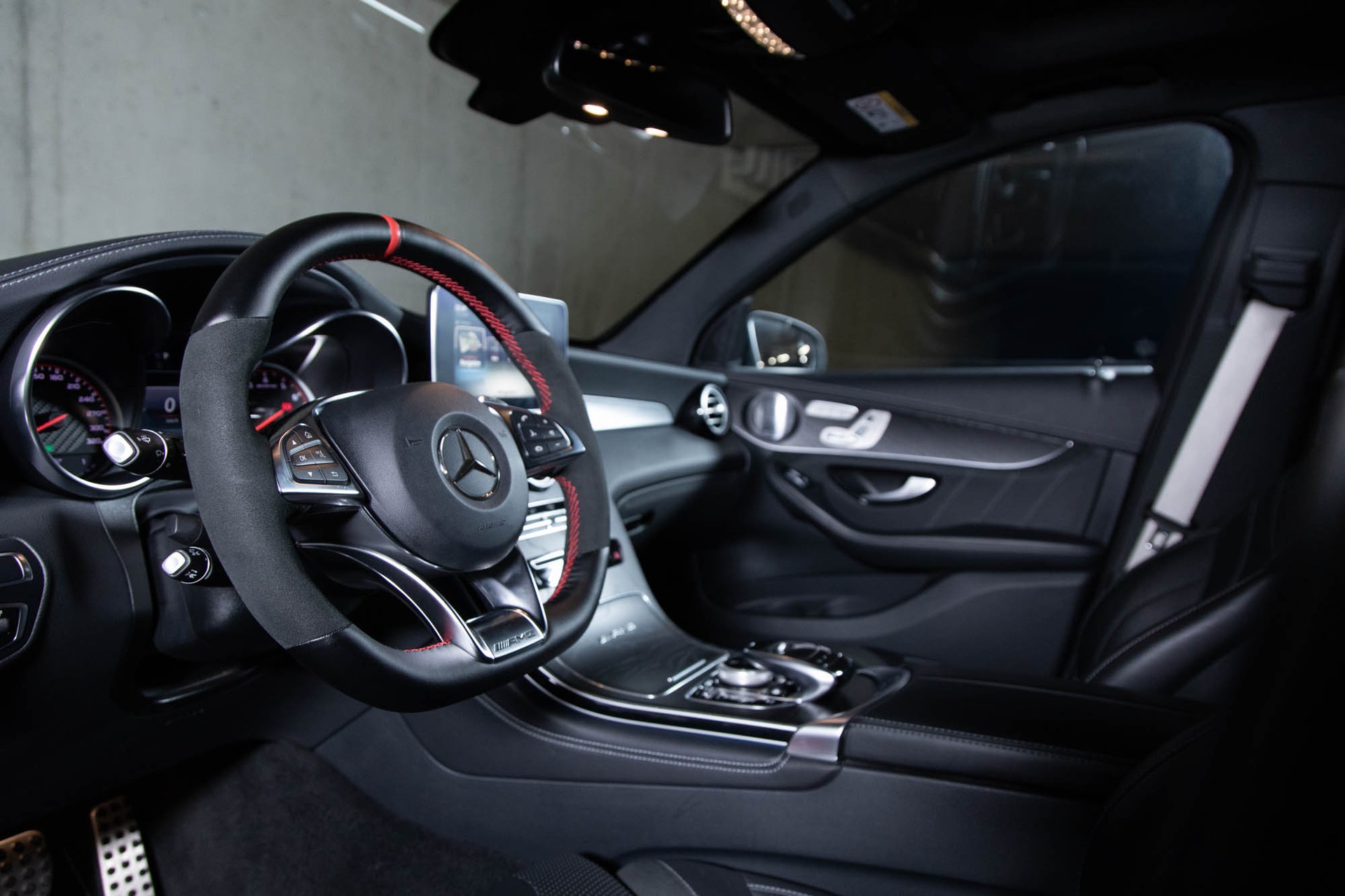 MERCEDES-BENZ GLC 63 S AMG 4Matic+ 9G-Tronic-image-15