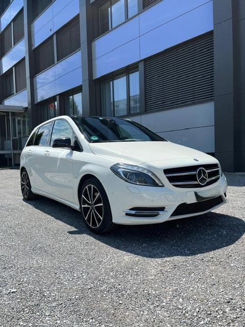 MERCEDES-BENZ B 200 BlueEF-image-1