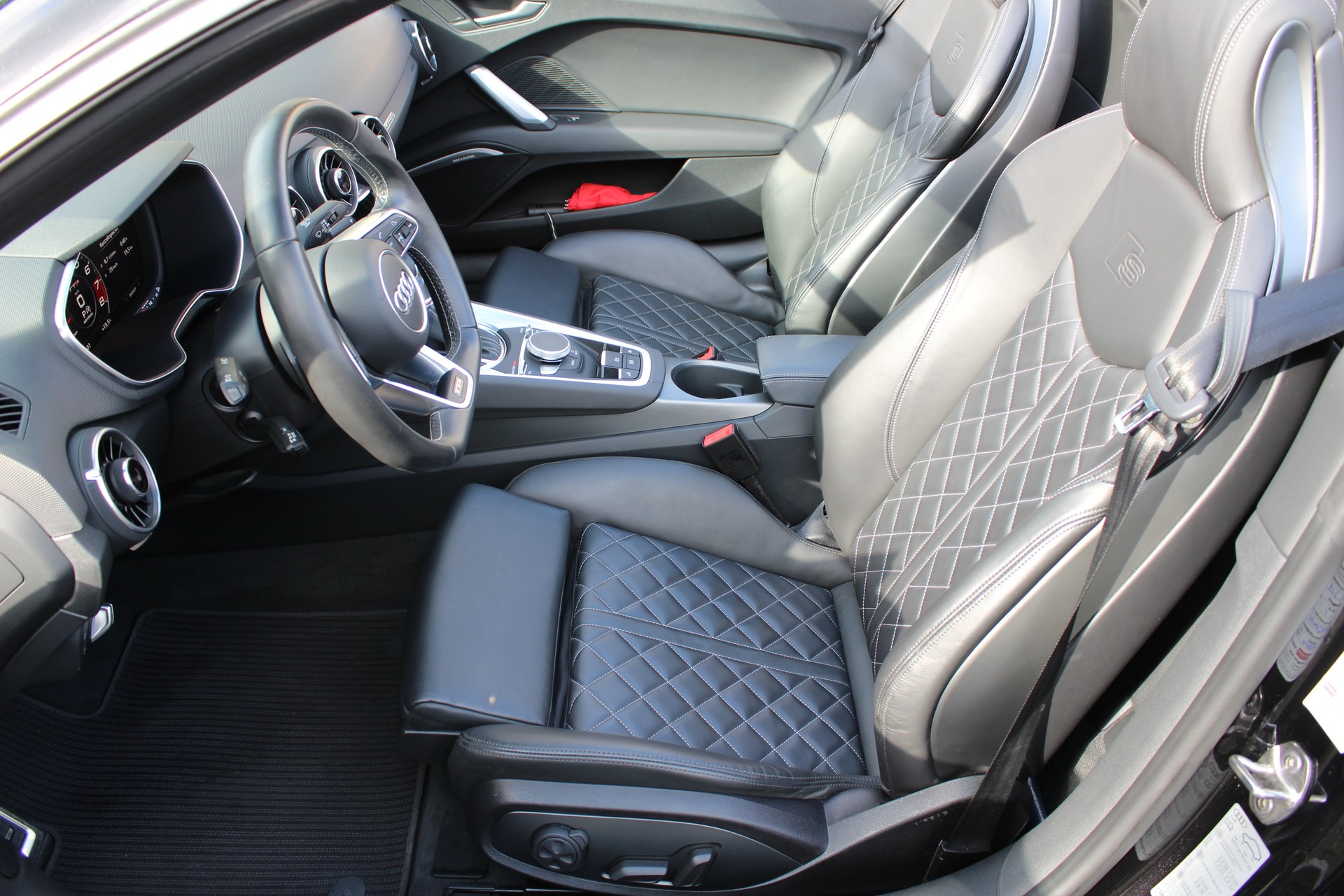 AUDI TTS Roadster 2.0 TFSI quattro S-tronic-image-9