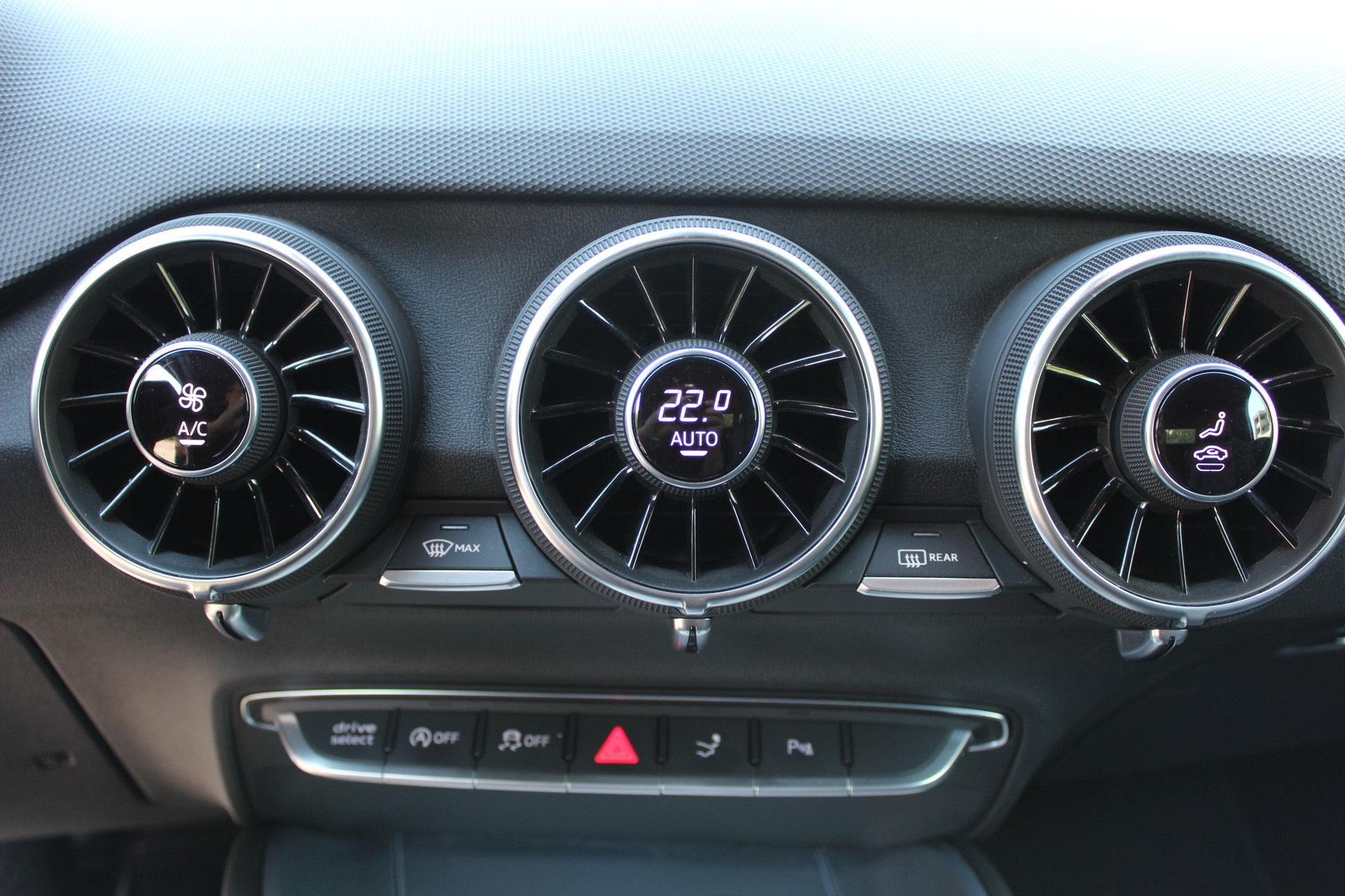 AUDI TTS Roadster 2.0 TFSI quattro S-tronic-image-12