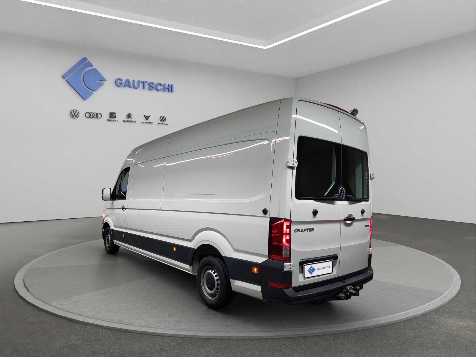 VW Crafter 35 2.0 TDI L4 4Motion-image-2