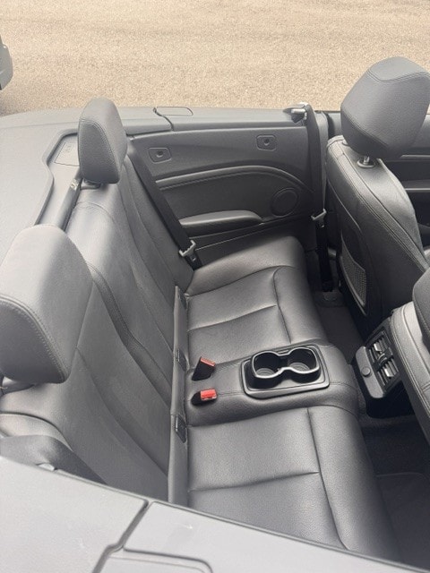 BMW 220i SAG Cabrio-image-13