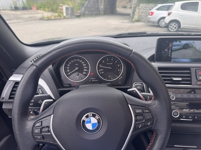 BMW 220i SAG Cabrio-image-5