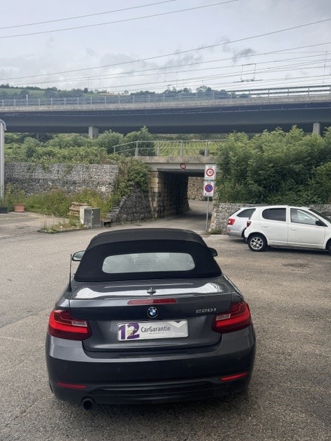 BMW 220i SAG Cabrio-image-4
