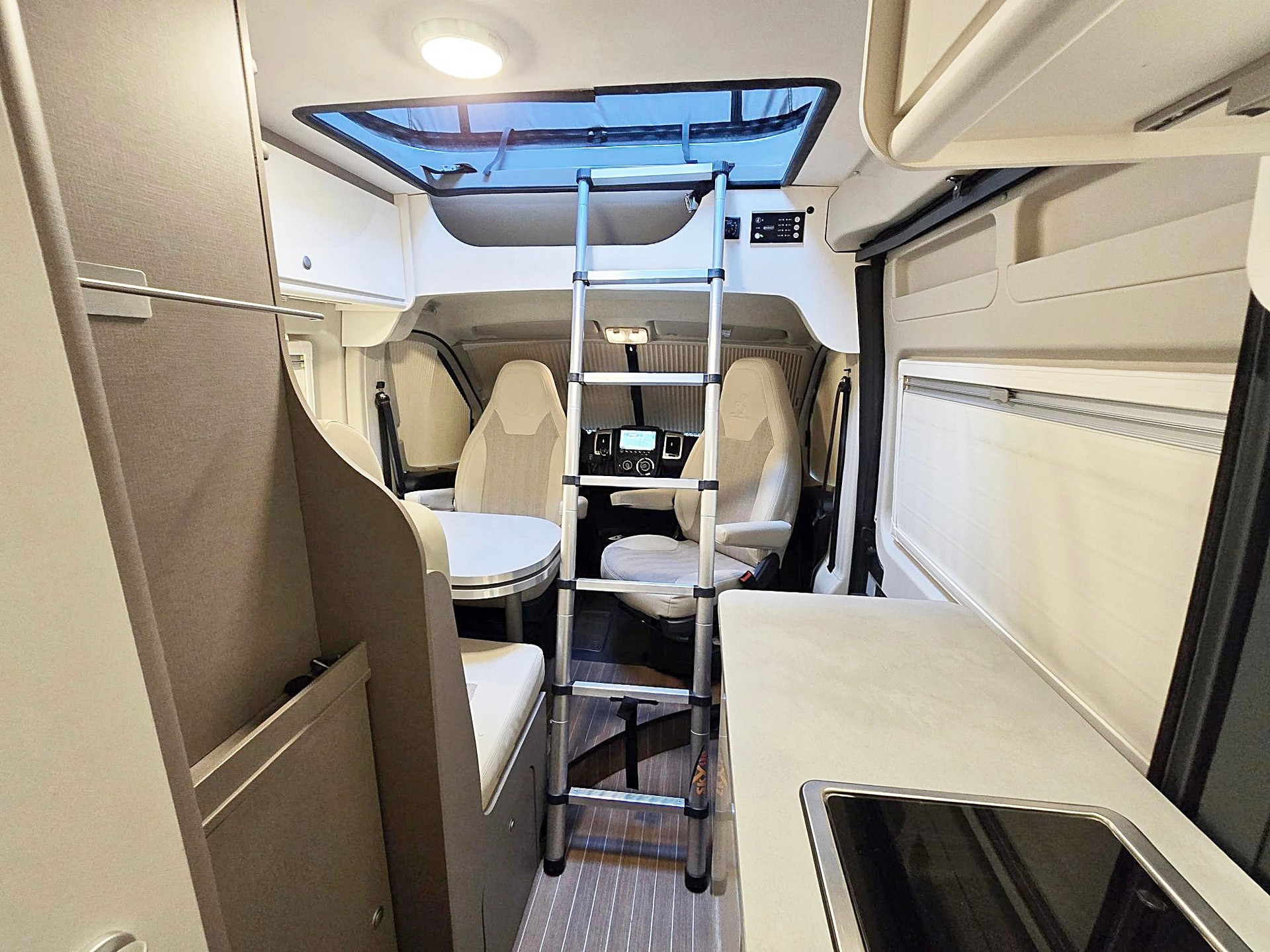ETRUSCO CV 600 DB COMPLETE SELECTION 2,3 DIESEL 9G-AUTOMAT HUBDACH FIAT DUCATO MJ 140-image-4