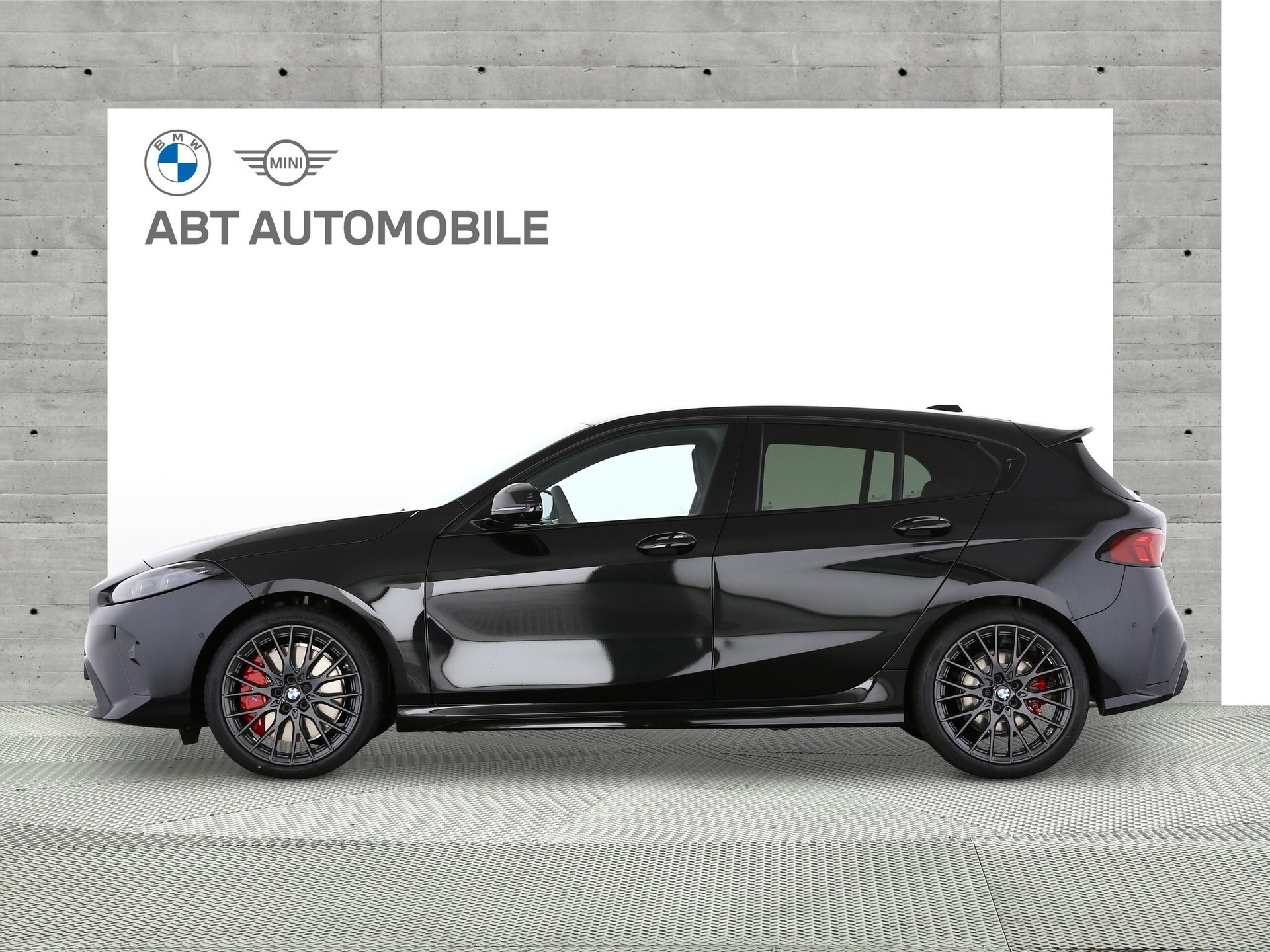 BMW 123 xDrive-image-1