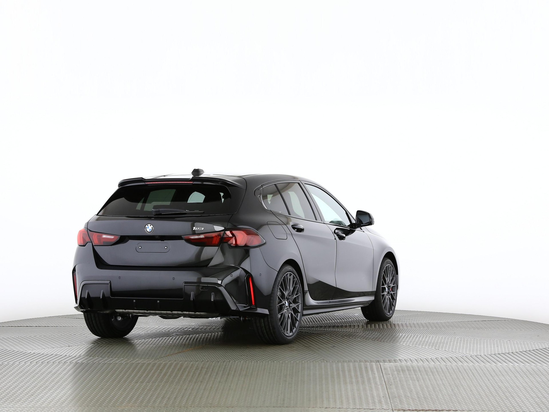 BMW 123 xDrive-image-18