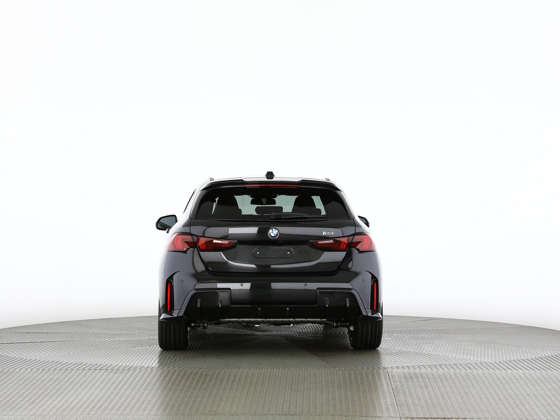 BMW 123 xDrive-image-16