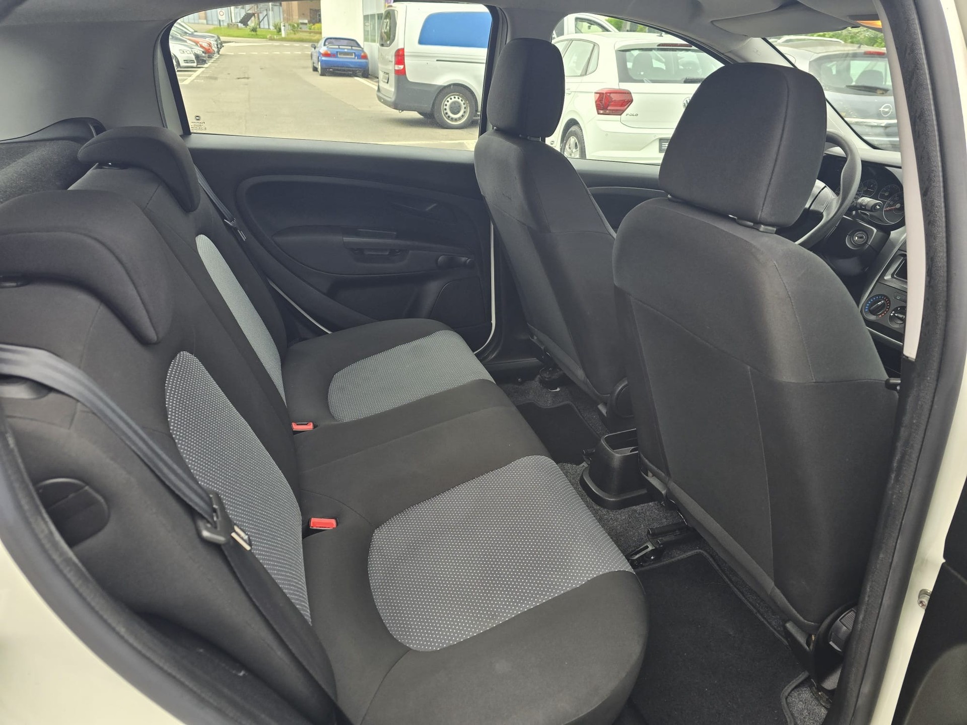 FIAT Punto 1.2 Pop Star-image-15