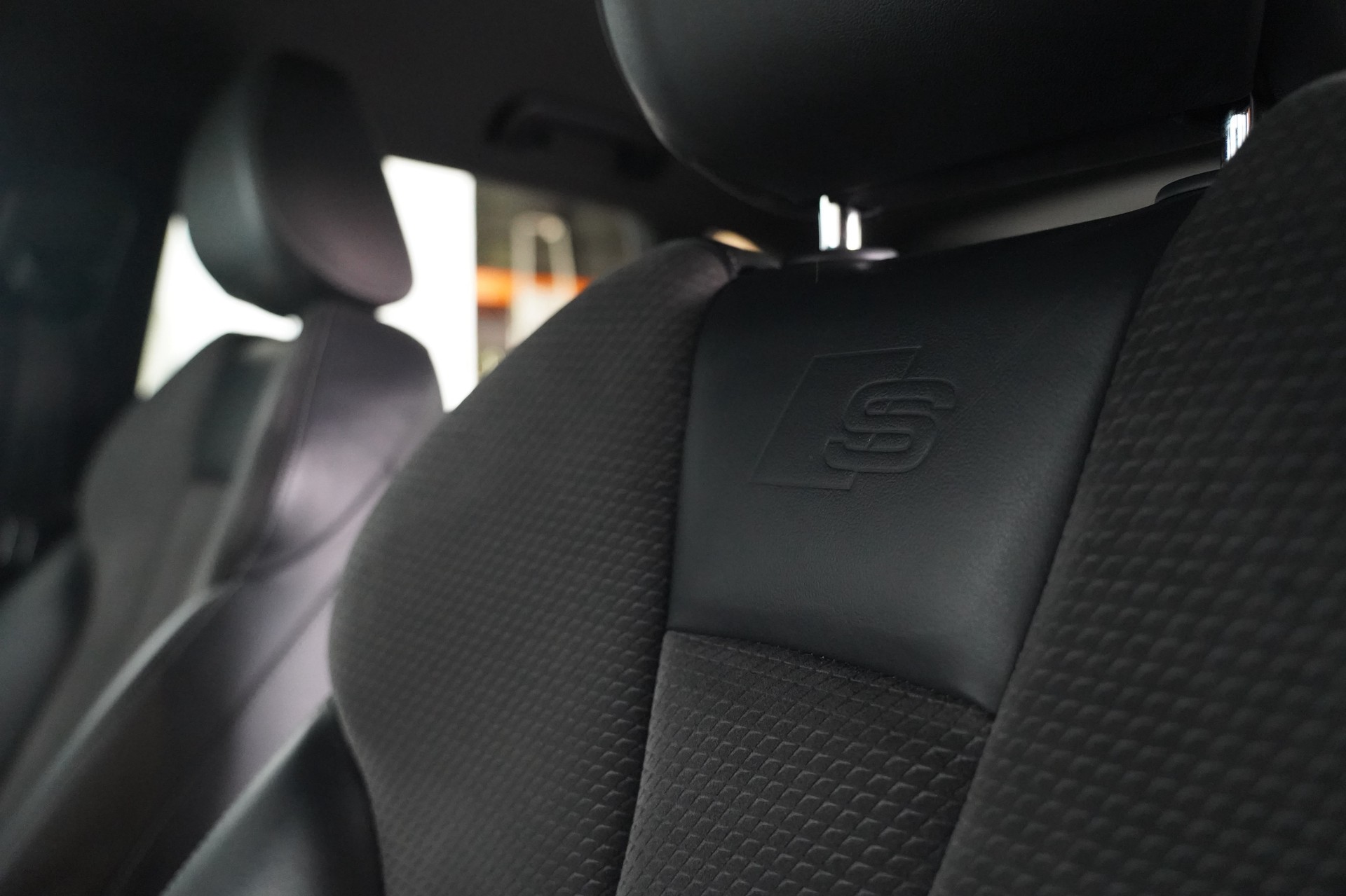 AUDI S3 Sportback 2.0 TFSI quattro S-tronic-image-14