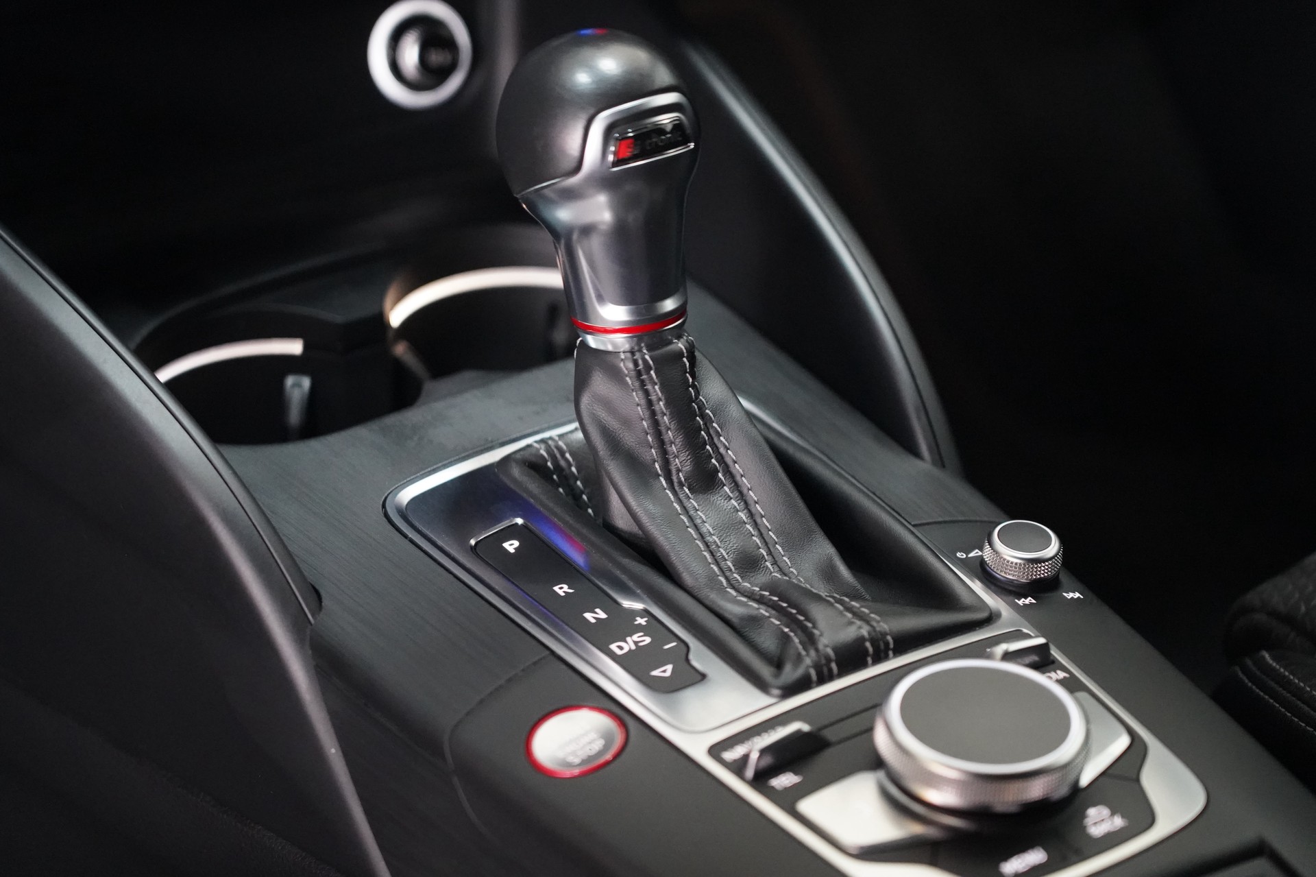 AUDI S3 Sportback 2.0 TFSI quattro S-tronic-image-12