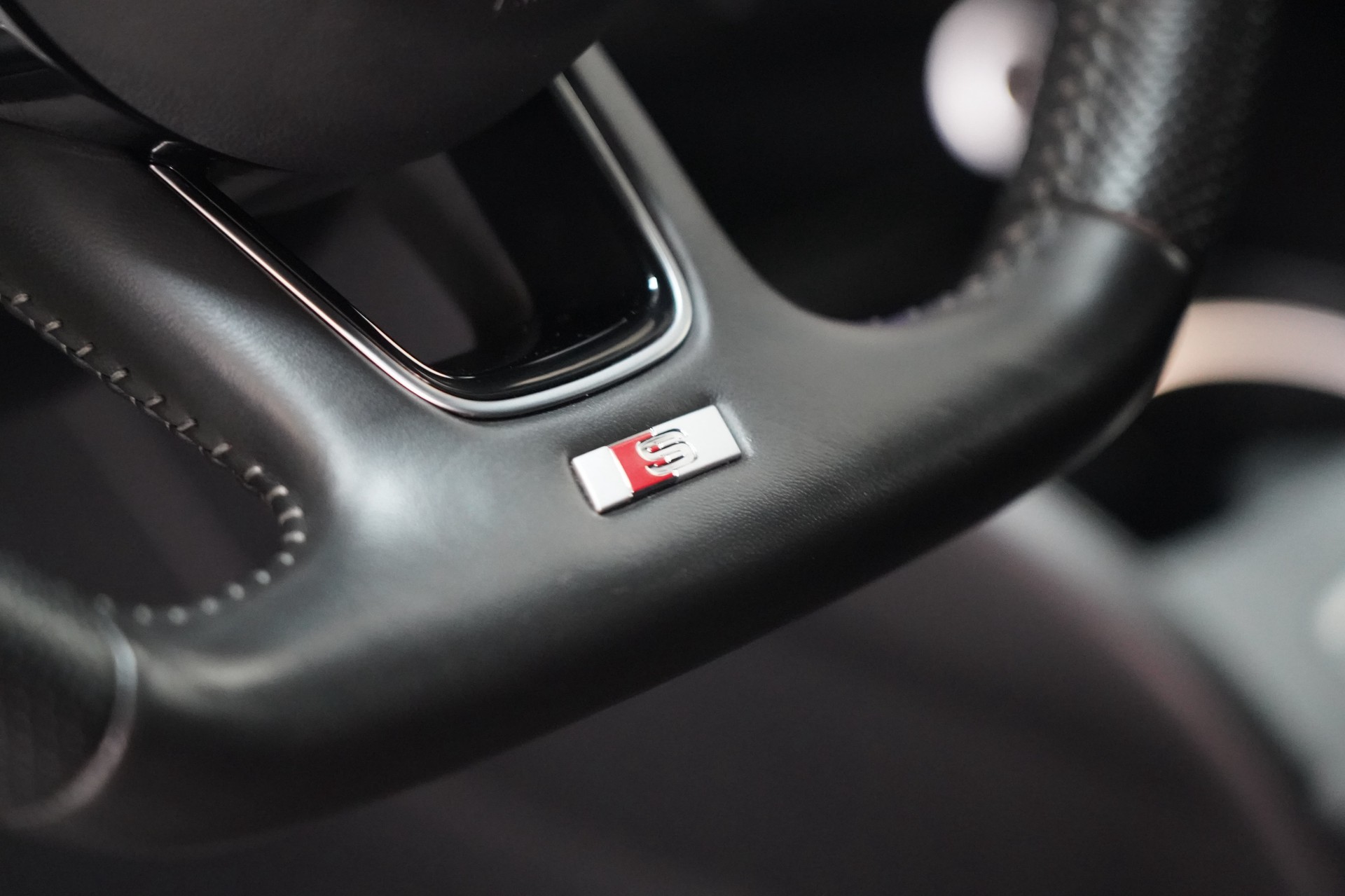 AUDI S3 Sportback 2.0 TFSI quattro S-tronic-image-15