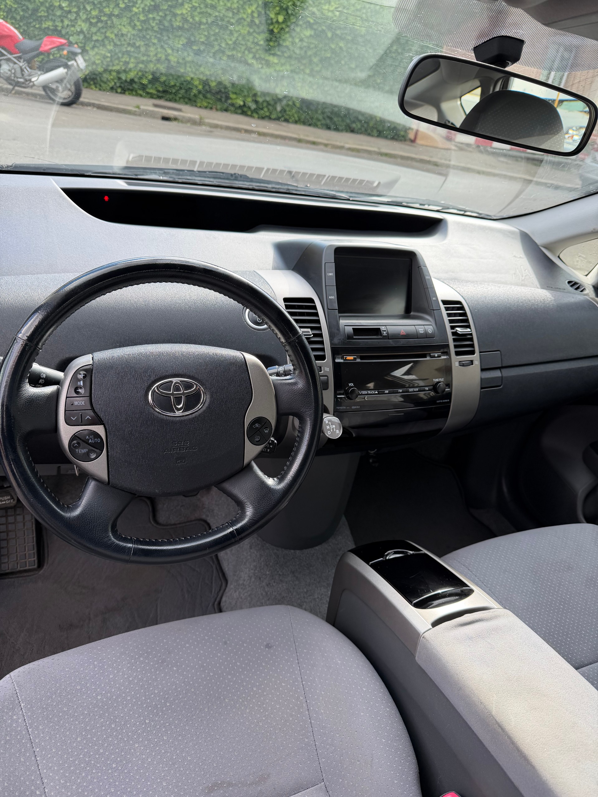TOYOTA Prius 1.5 16V Hybrid-image-5