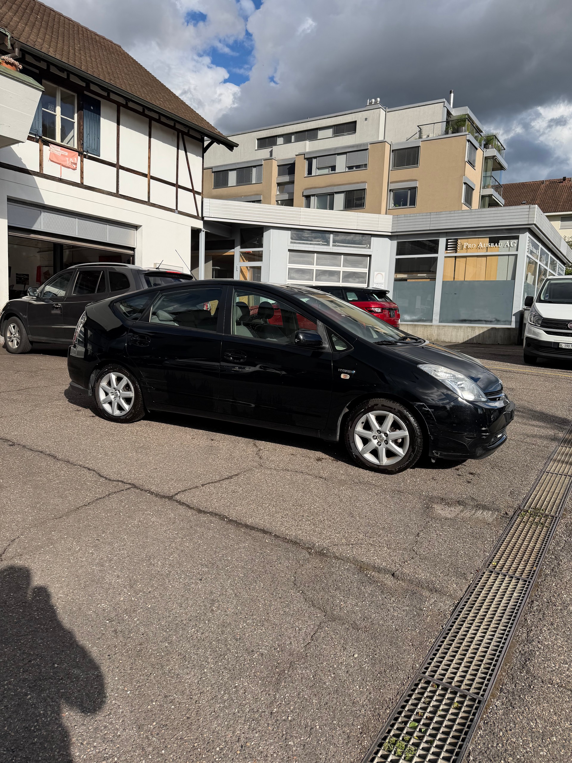 TOYOTA Prius 1.5 16V Hybrid-image-2