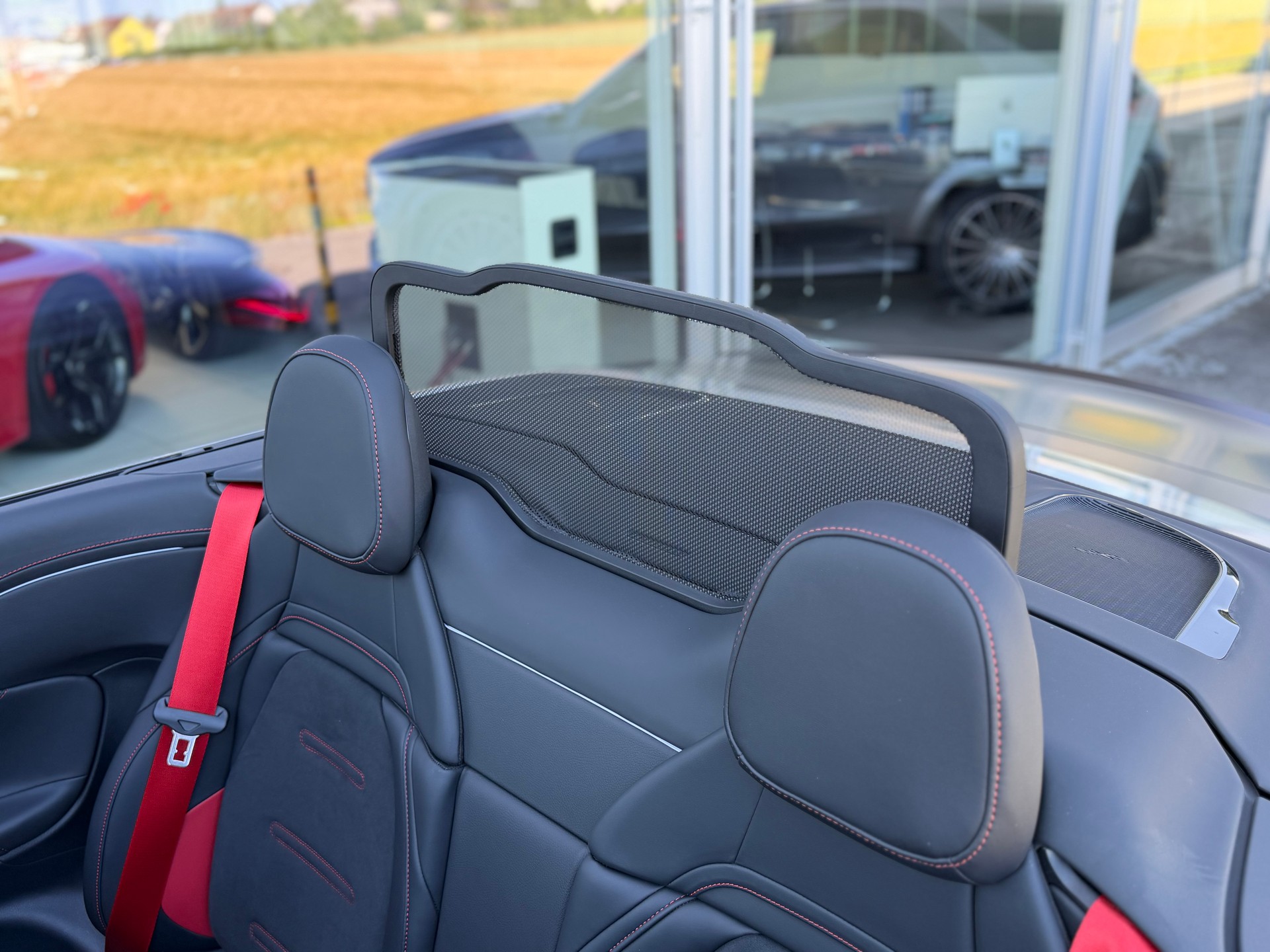 MERCEDES-BENZ CLE AMG 53 Cabrio 4Matic+ 9G-Tronic-image-55