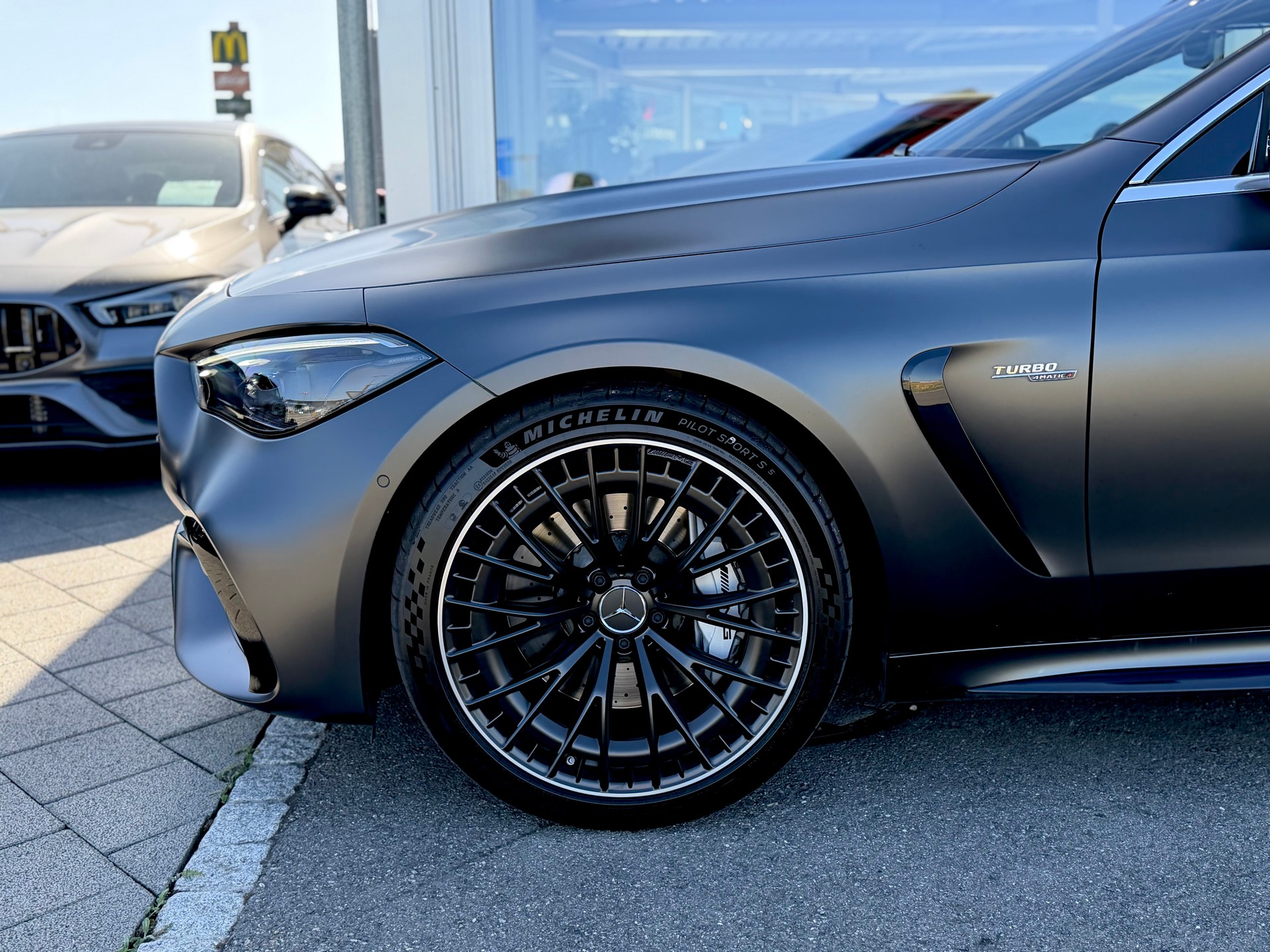MERCEDES-BENZ CLE AMG 53 Cabrio 4Matic+ 9G-Tronic-image-9