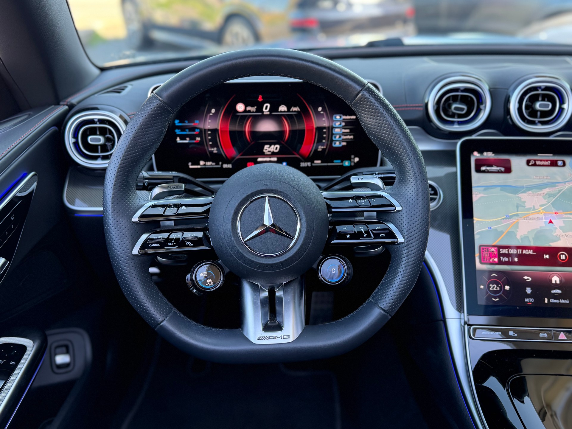 MERCEDES-BENZ CLE AMG 53 Cabrio 4Matic+ 9G-Tronic-image-27