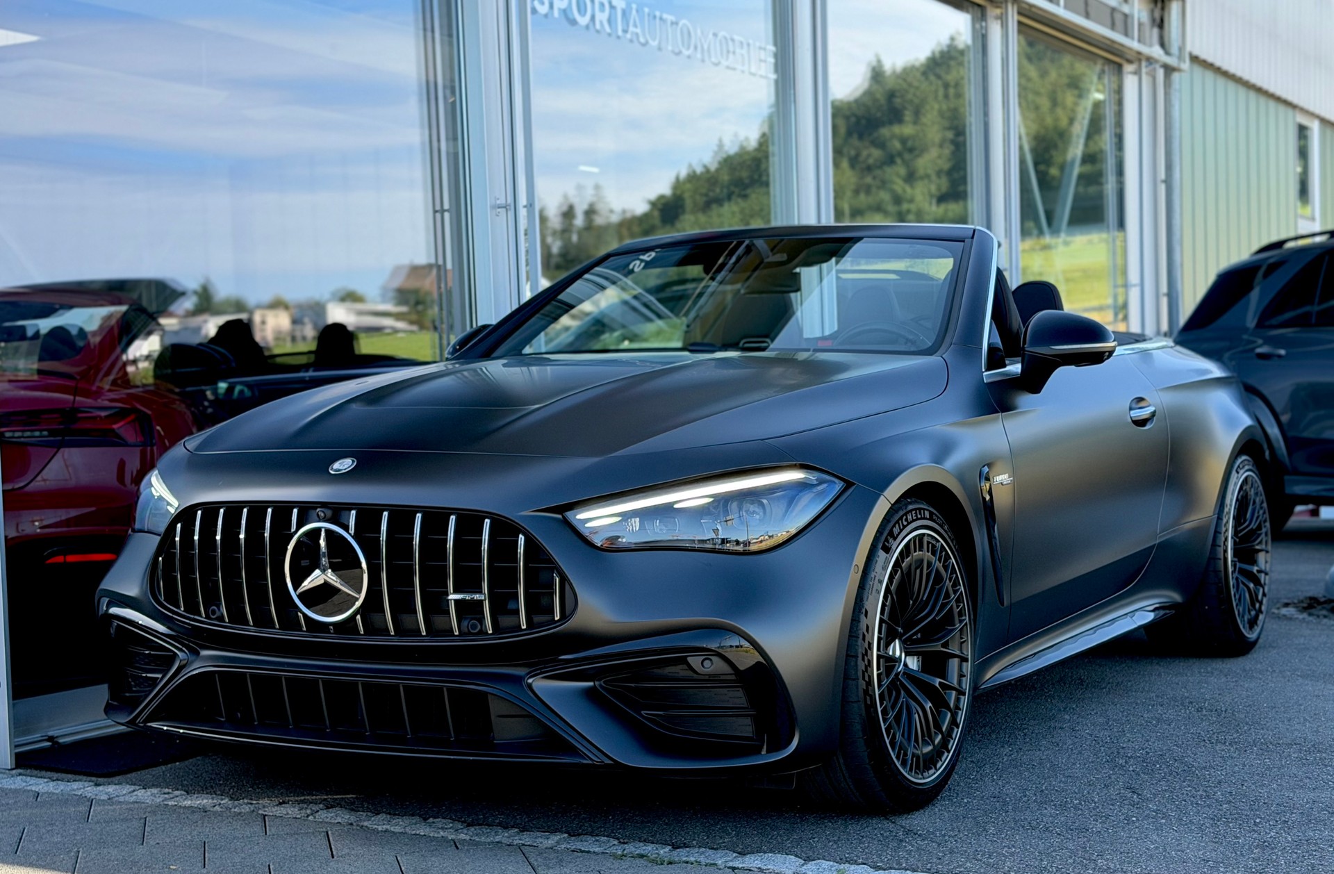 MERCEDES-BENZ CLE AMG 53 Cabrio 4Matic+ 9G-Tronic-image-5