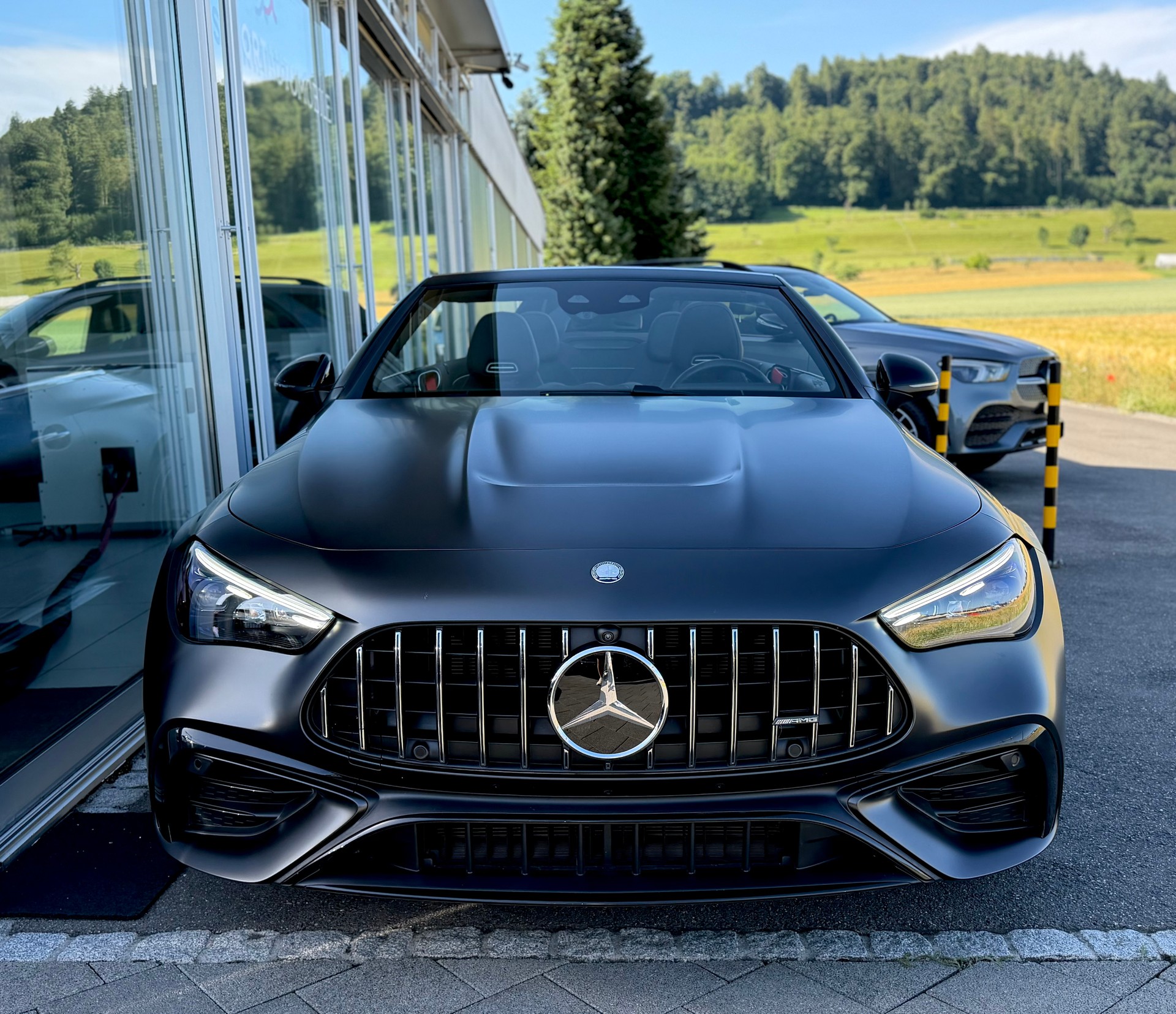 MERCEDES-BENZ CLE AMG 53 Cabrio 4Matic+ 9G-Tronic-image-6